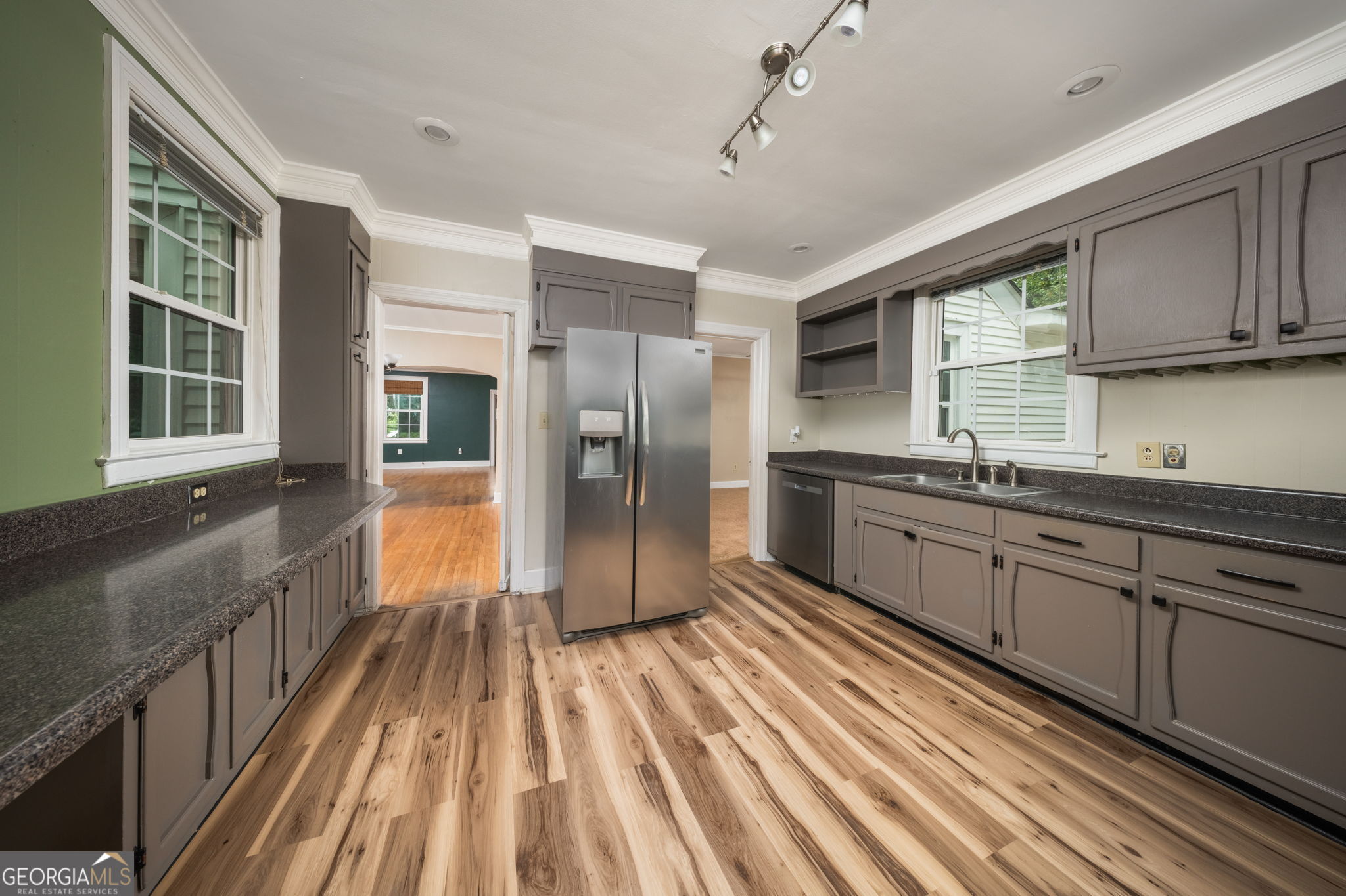 194 Euclid Avenue Property Photo 15