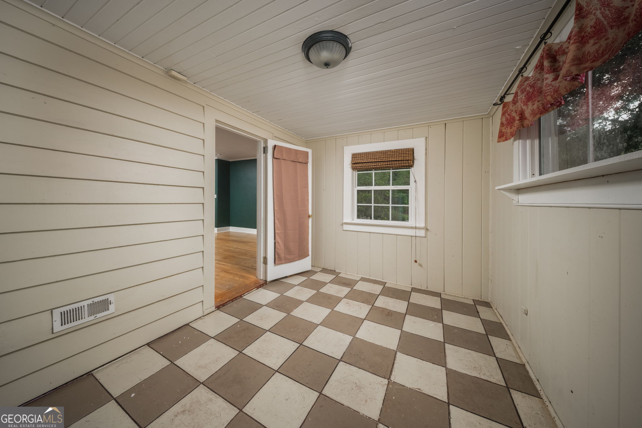 194 Euclid Avenue Property Photo 29
