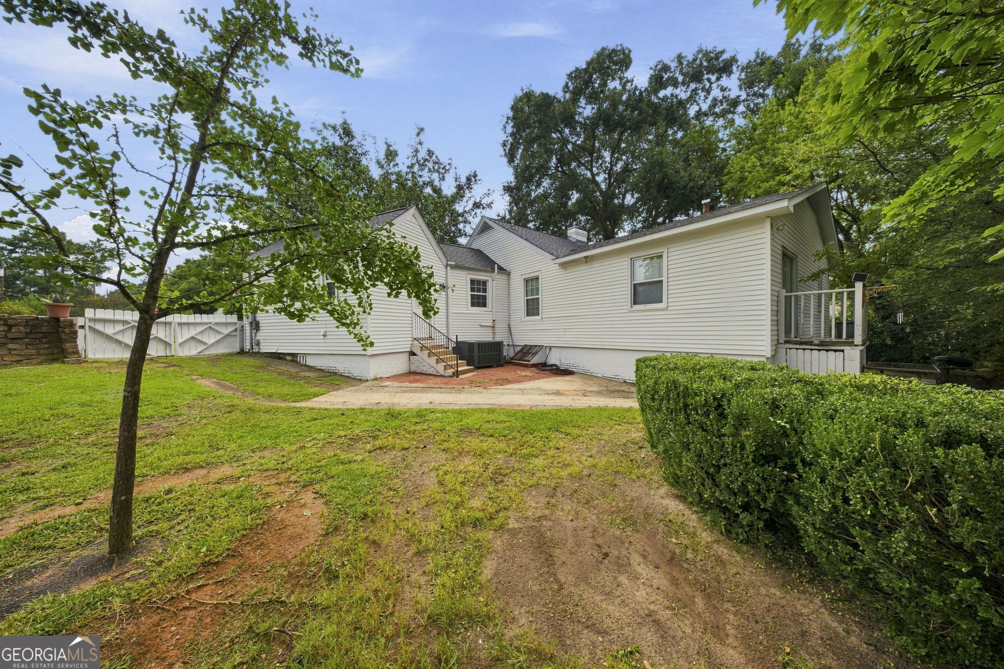 194 Euclid Avenue Property Photo 38
