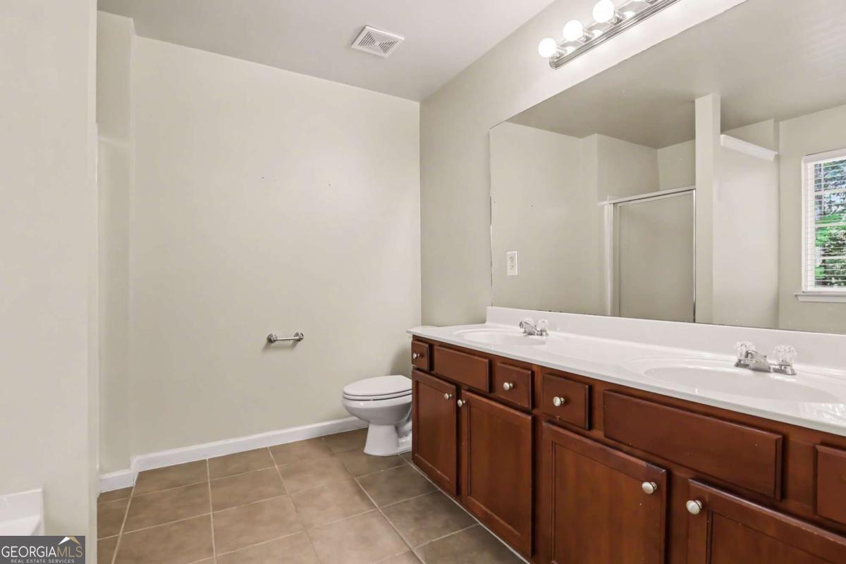 2870 Cross Creek Court Property Photo 9