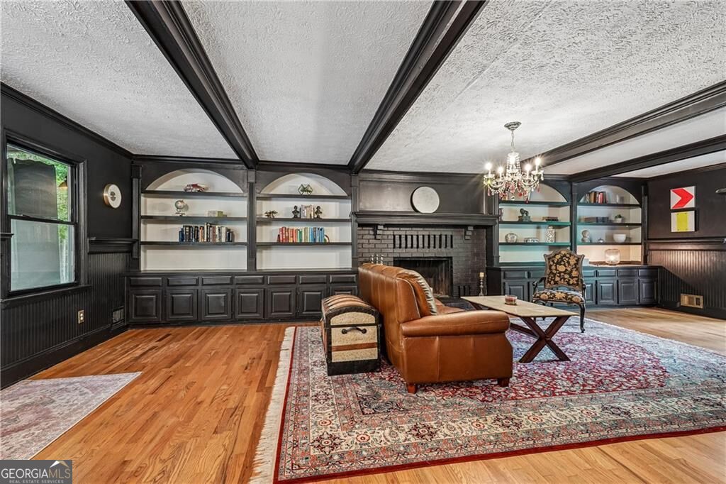 3743 Sawanee Drive Property Photo 13