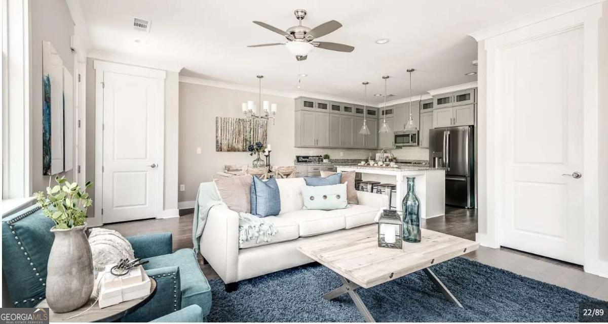 6076 Cushing Circle Property Photo 4
