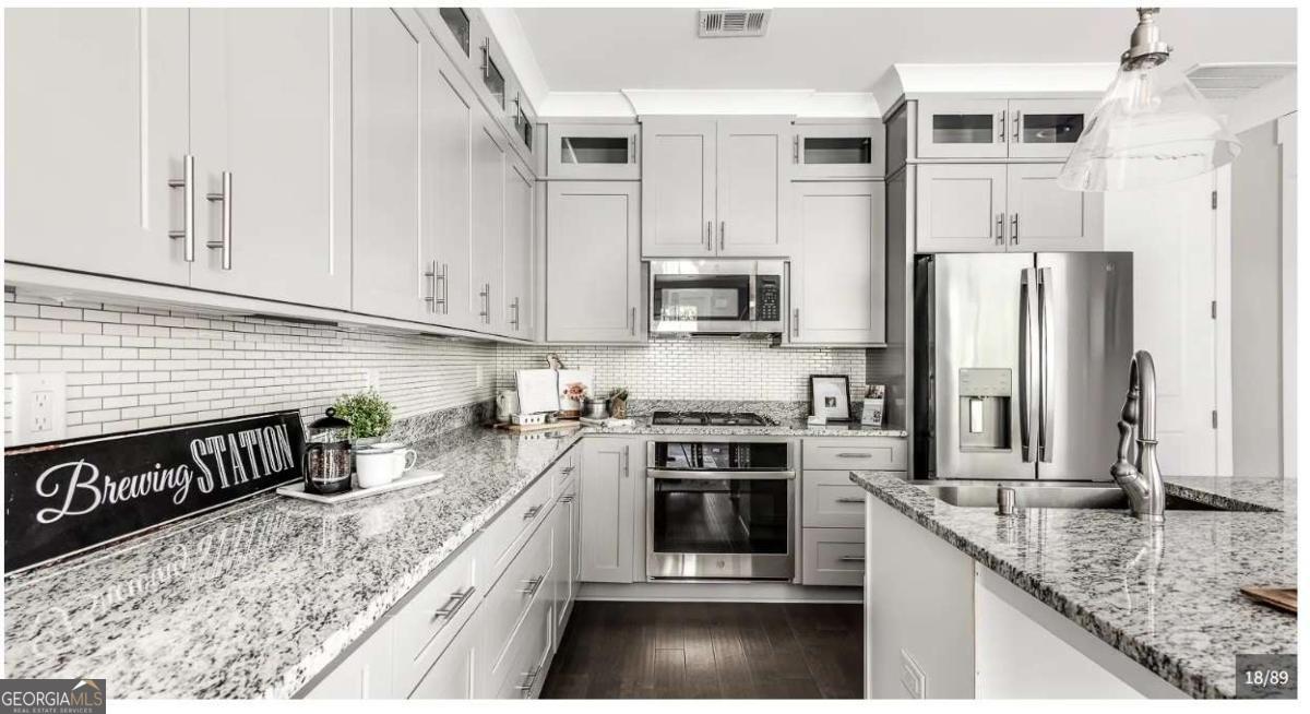 6076 Cushing Circle Property Photo 12