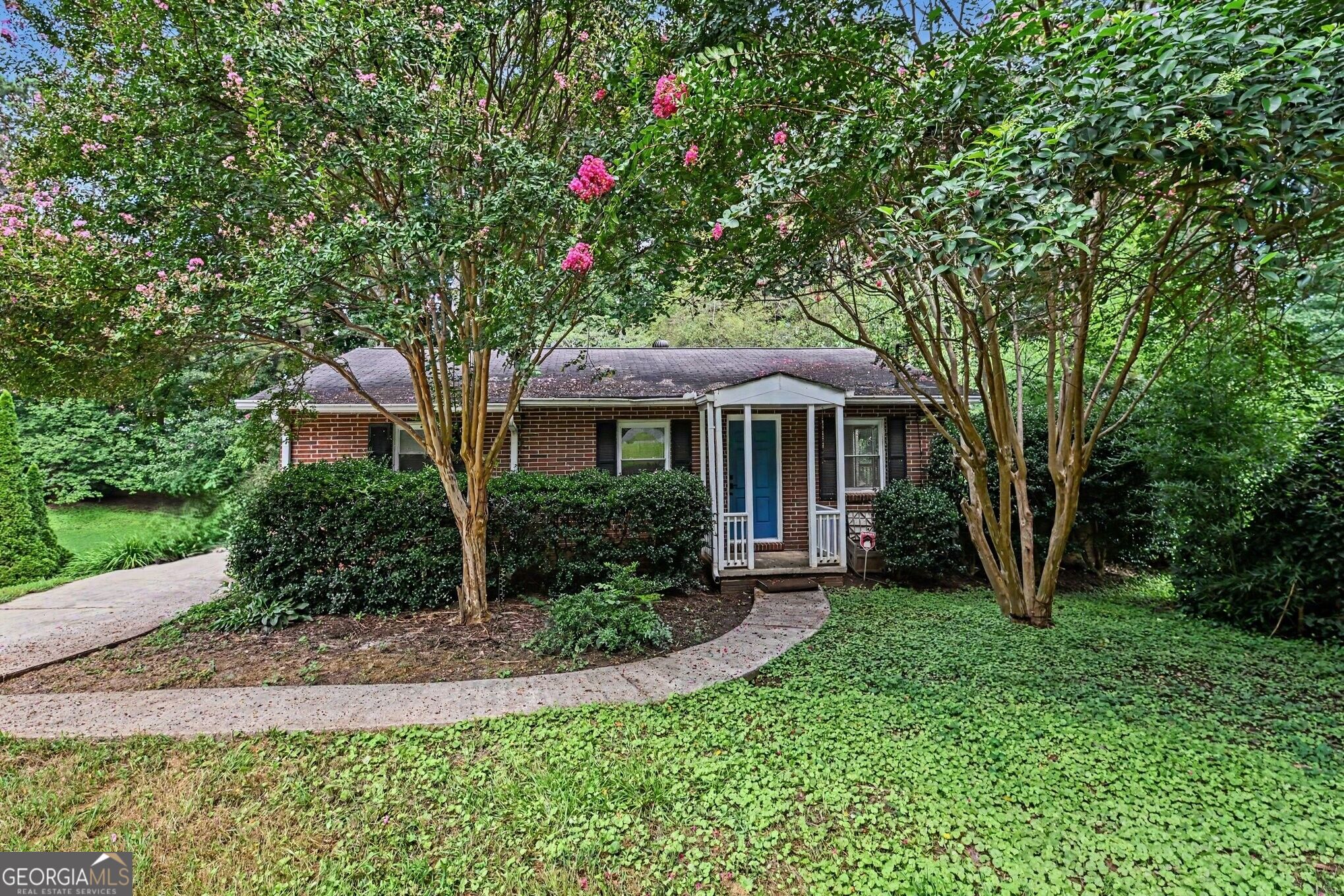 1868 Robinhill Court Property Photo 1