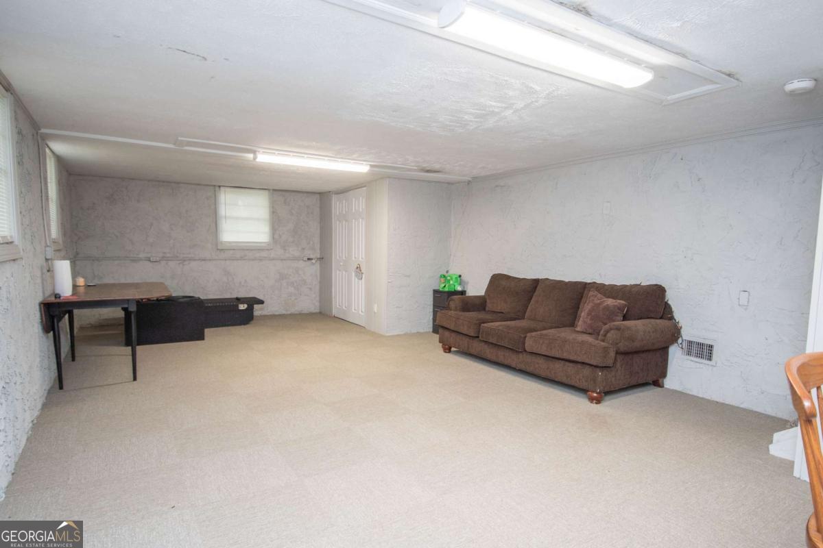 211 Rutland Circle Property Photo 13