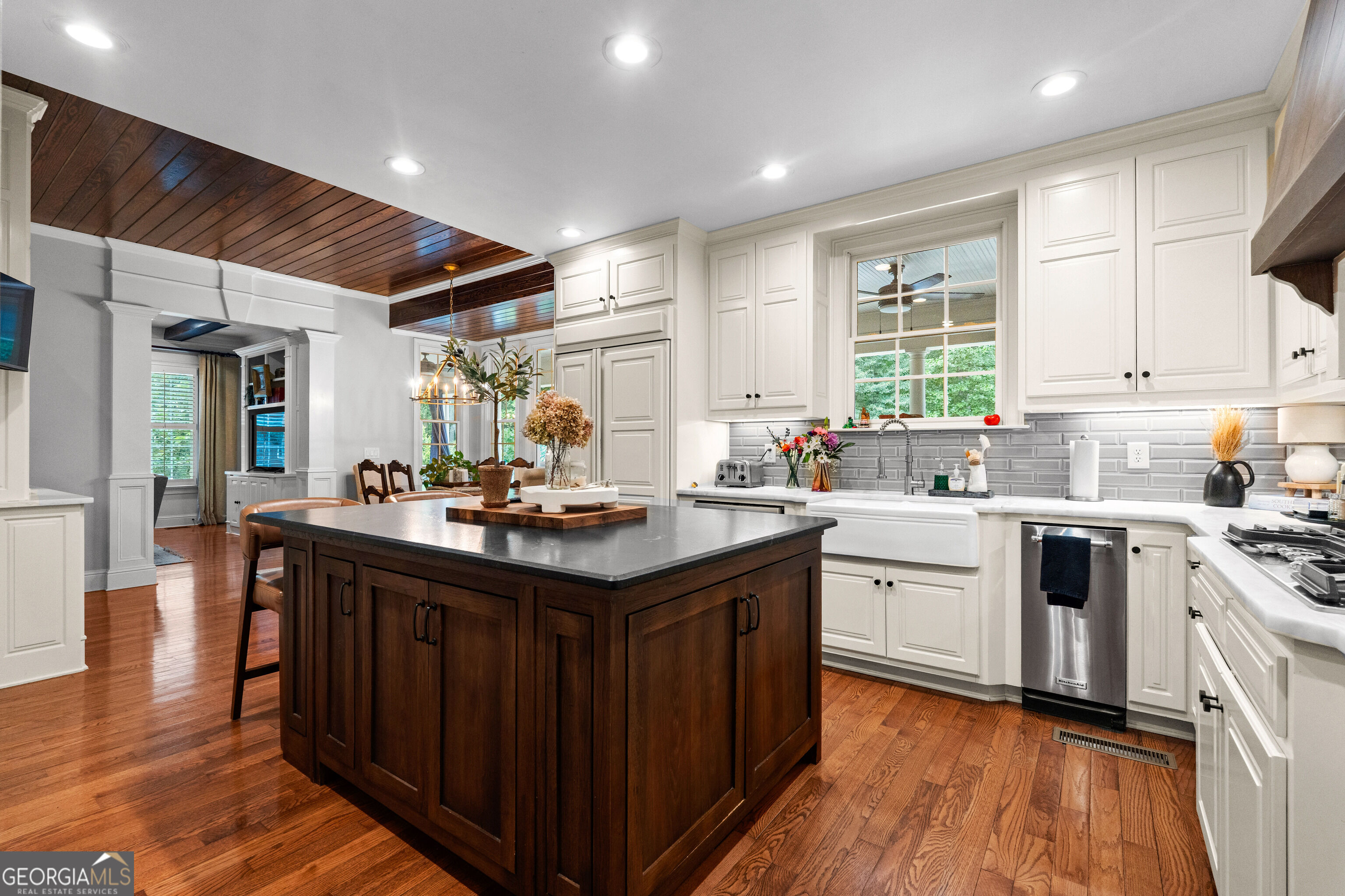 180 Ashborough Park Property Photo 3
