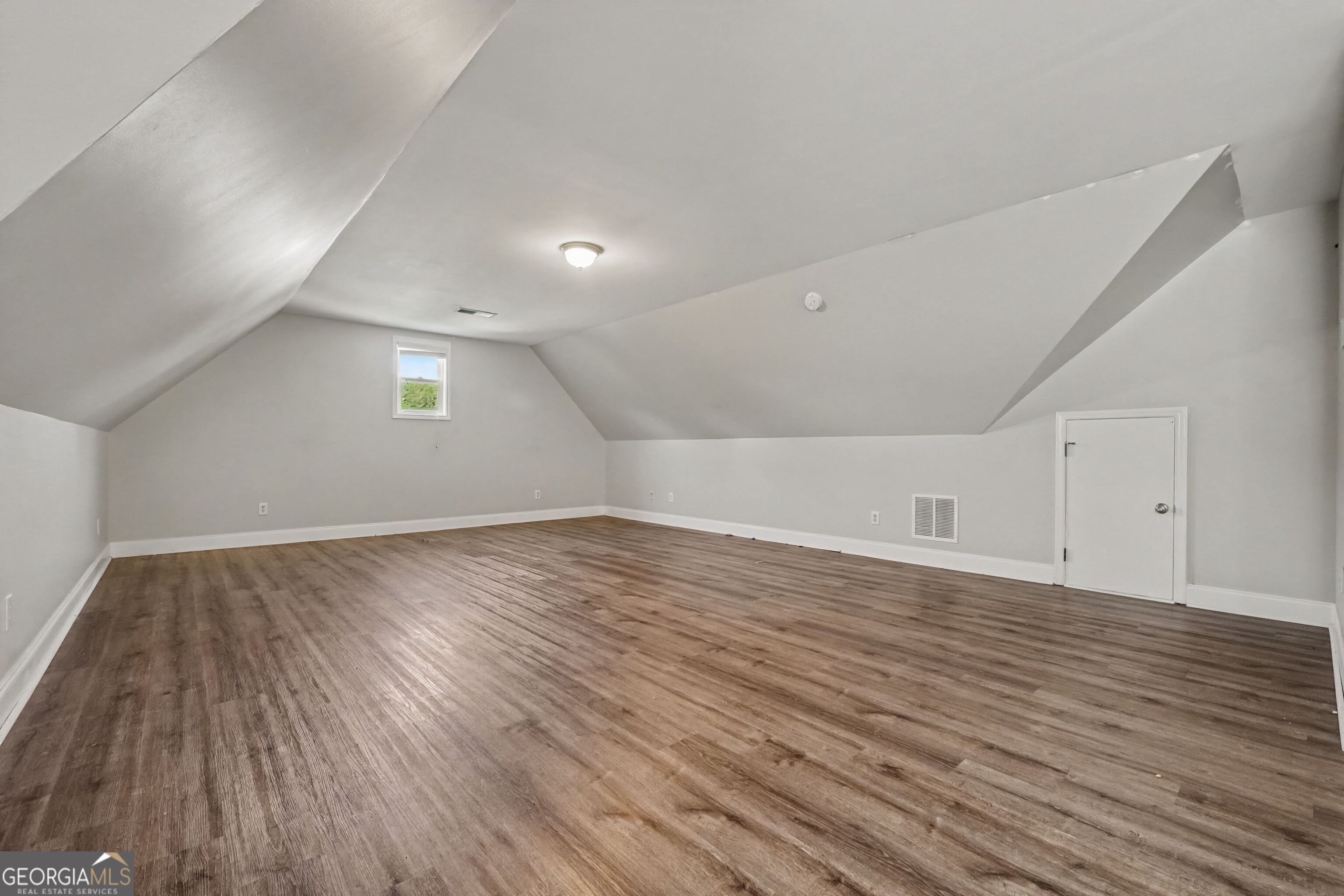 87 Thomas Place Drive Property Photo 18