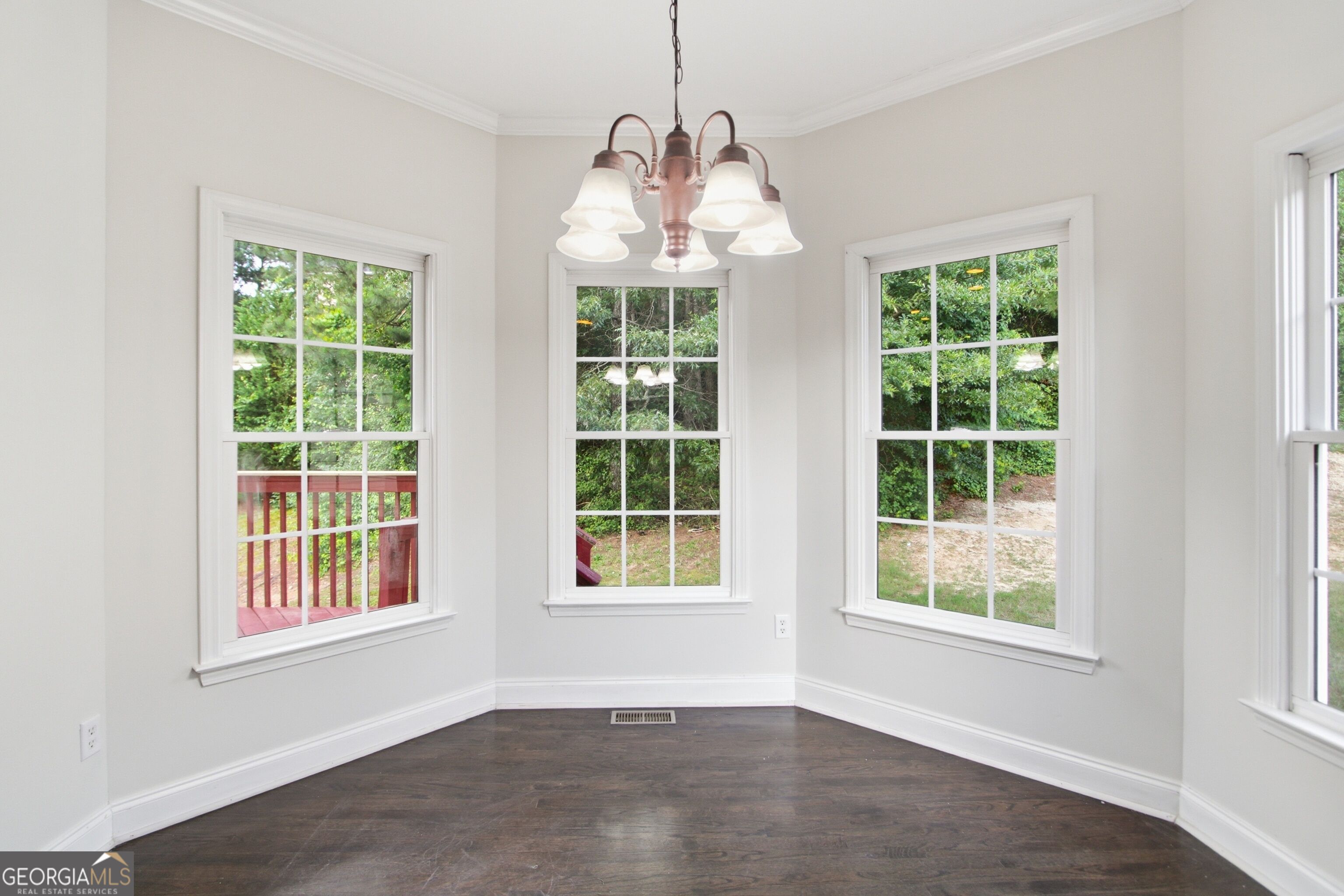 1028 River Forest Point Property Photo 8