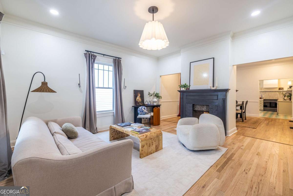 908 Oakhill Avenue Sw Property Photo 4