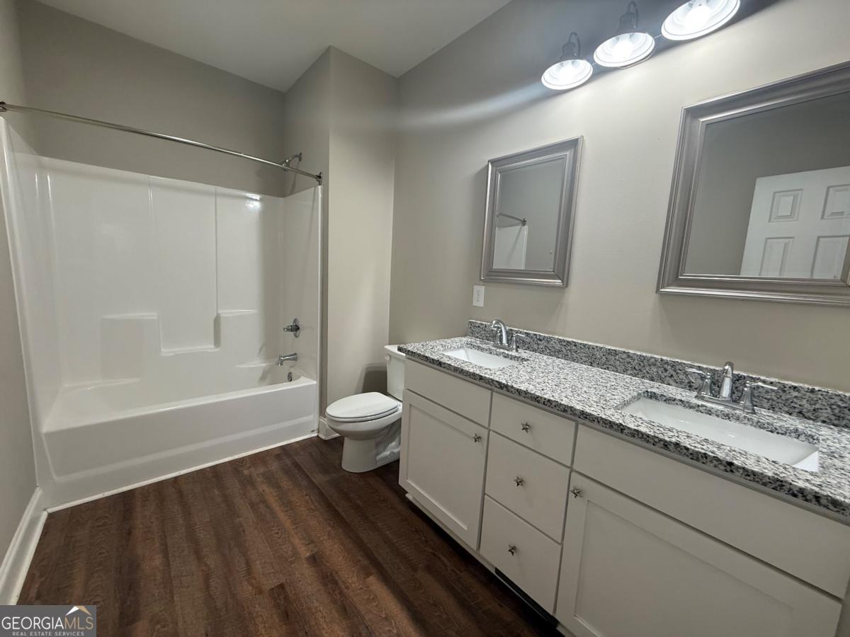 618 Liberty Overloo Property Photo 6