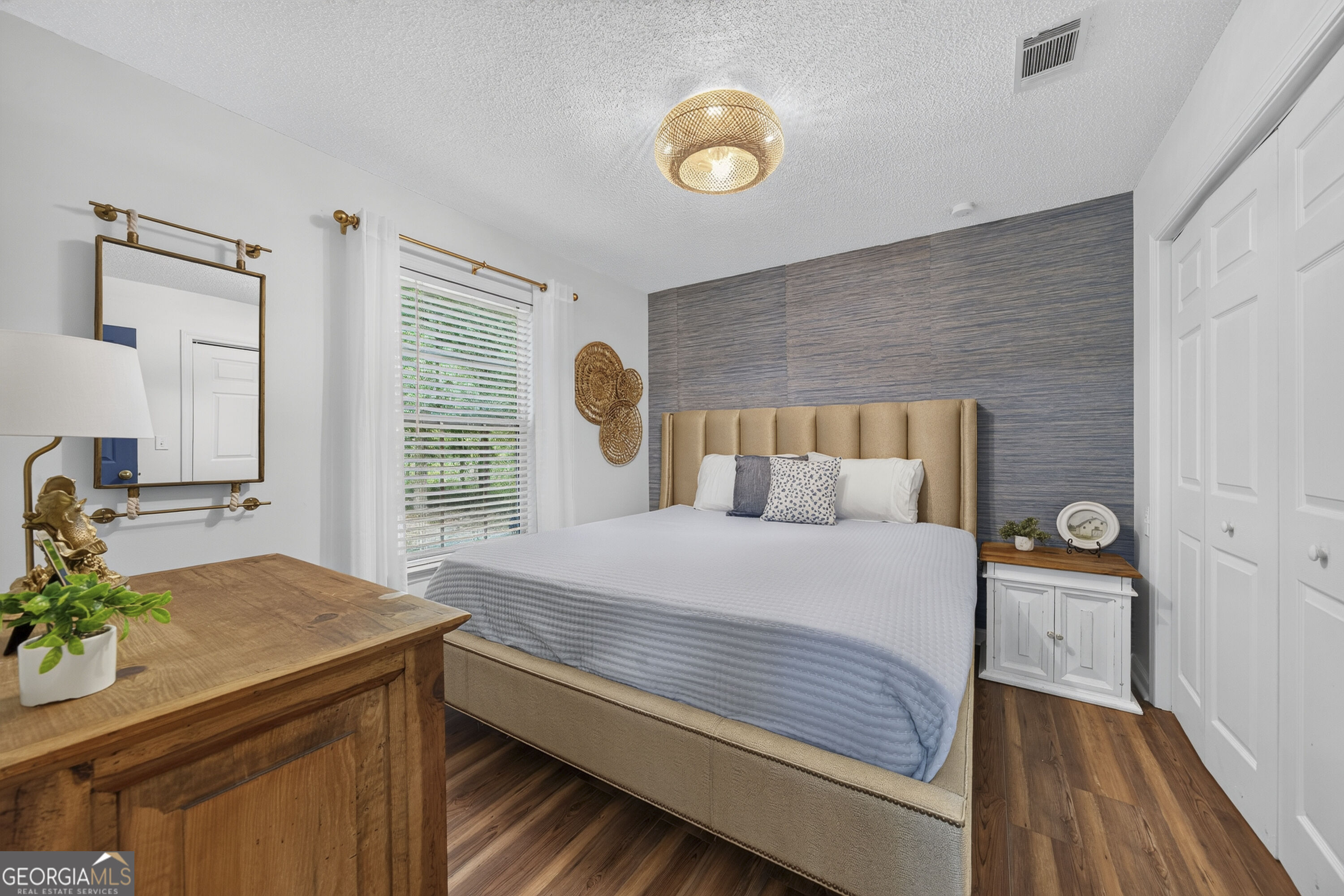 249 S Poinsettia Place Property Photo 10