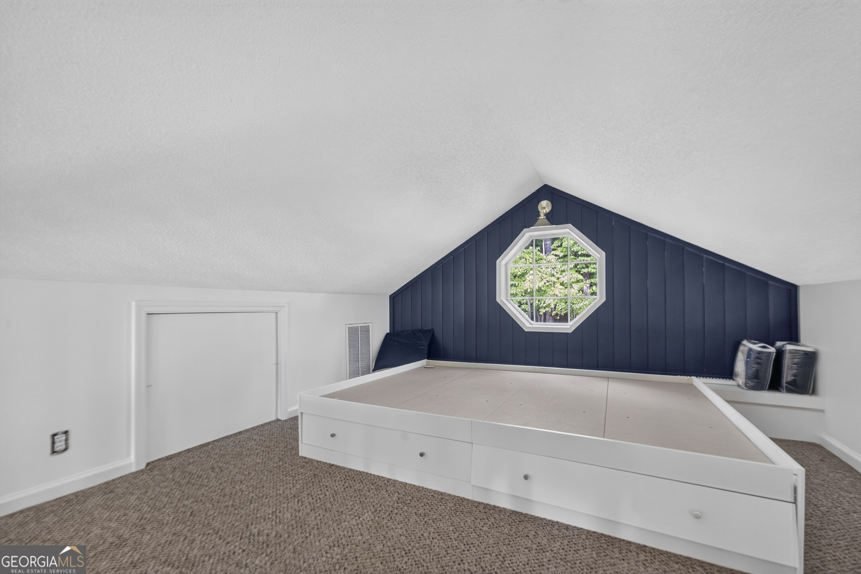 249 S Poinsettia Place Property Photo 12