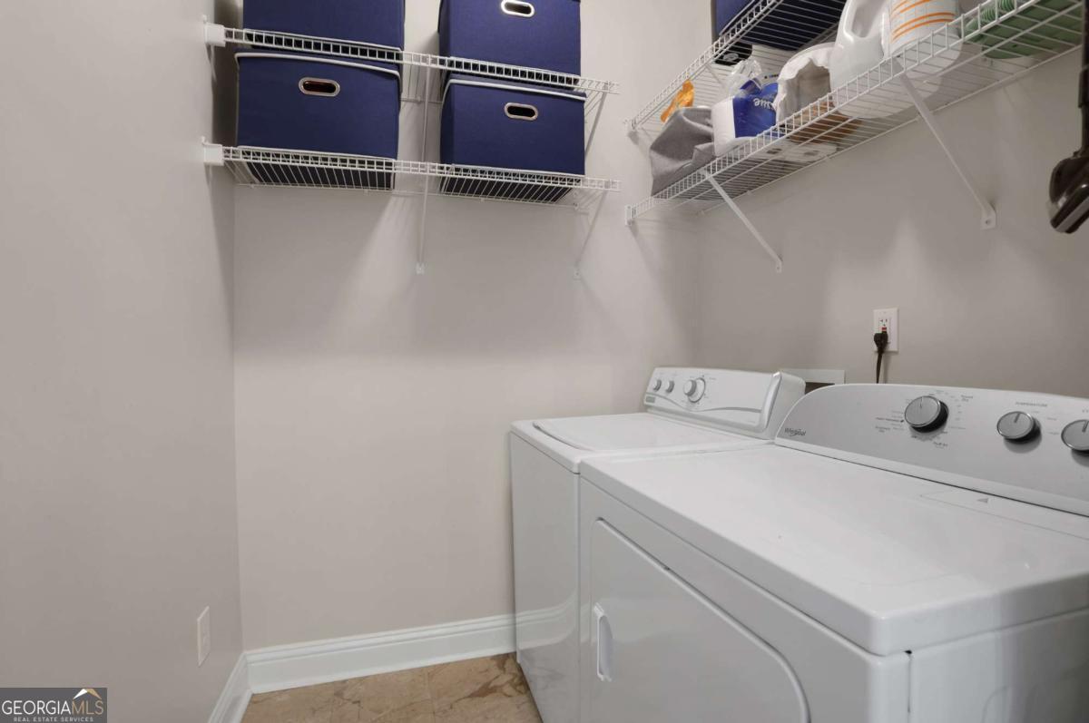 1025 Chippewa Oak Drive Property Photo 12