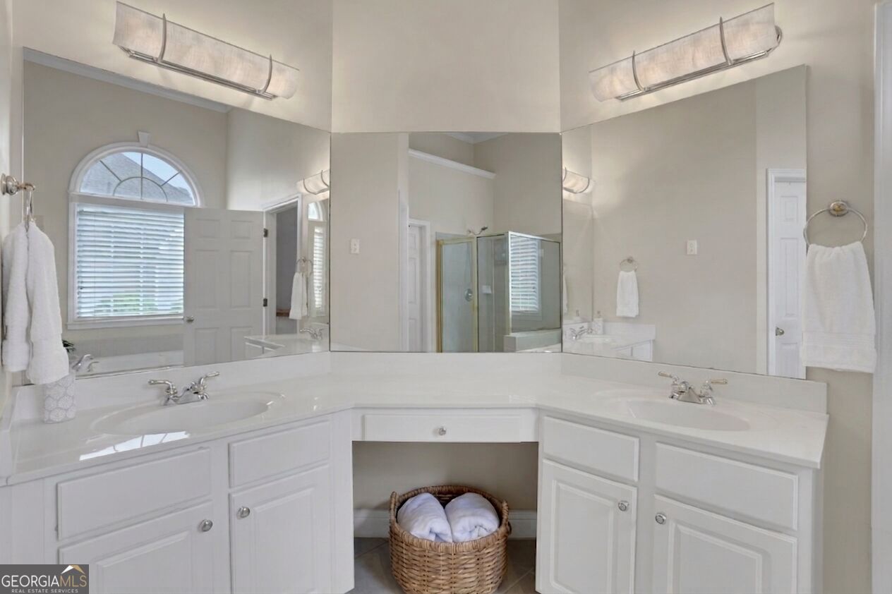 1025 Chippewa Oak Drive Property Photo 18