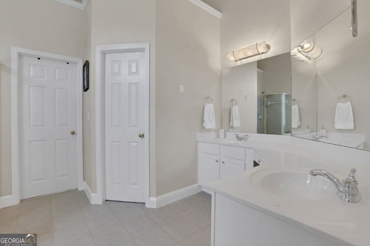 1025 Chippewa Oak Drive Property Photo 19
