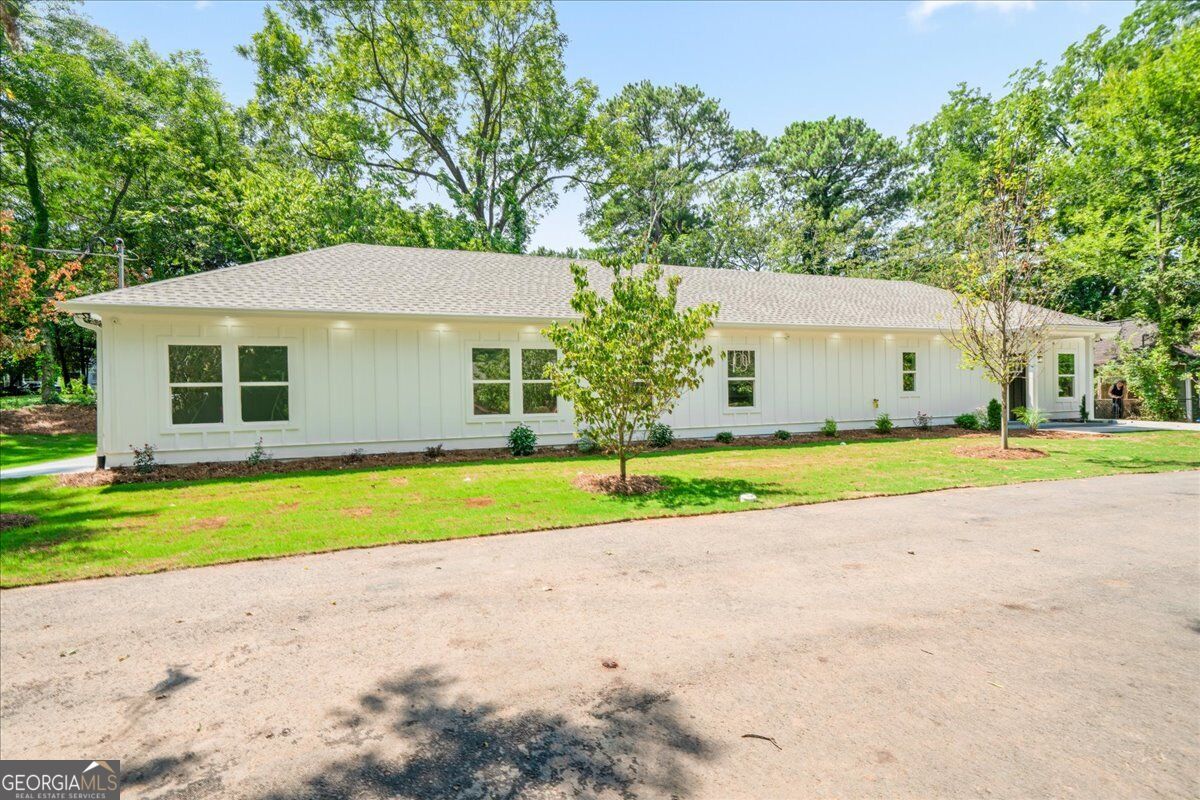 1212 Patricia Davis Drive Property Photo 2