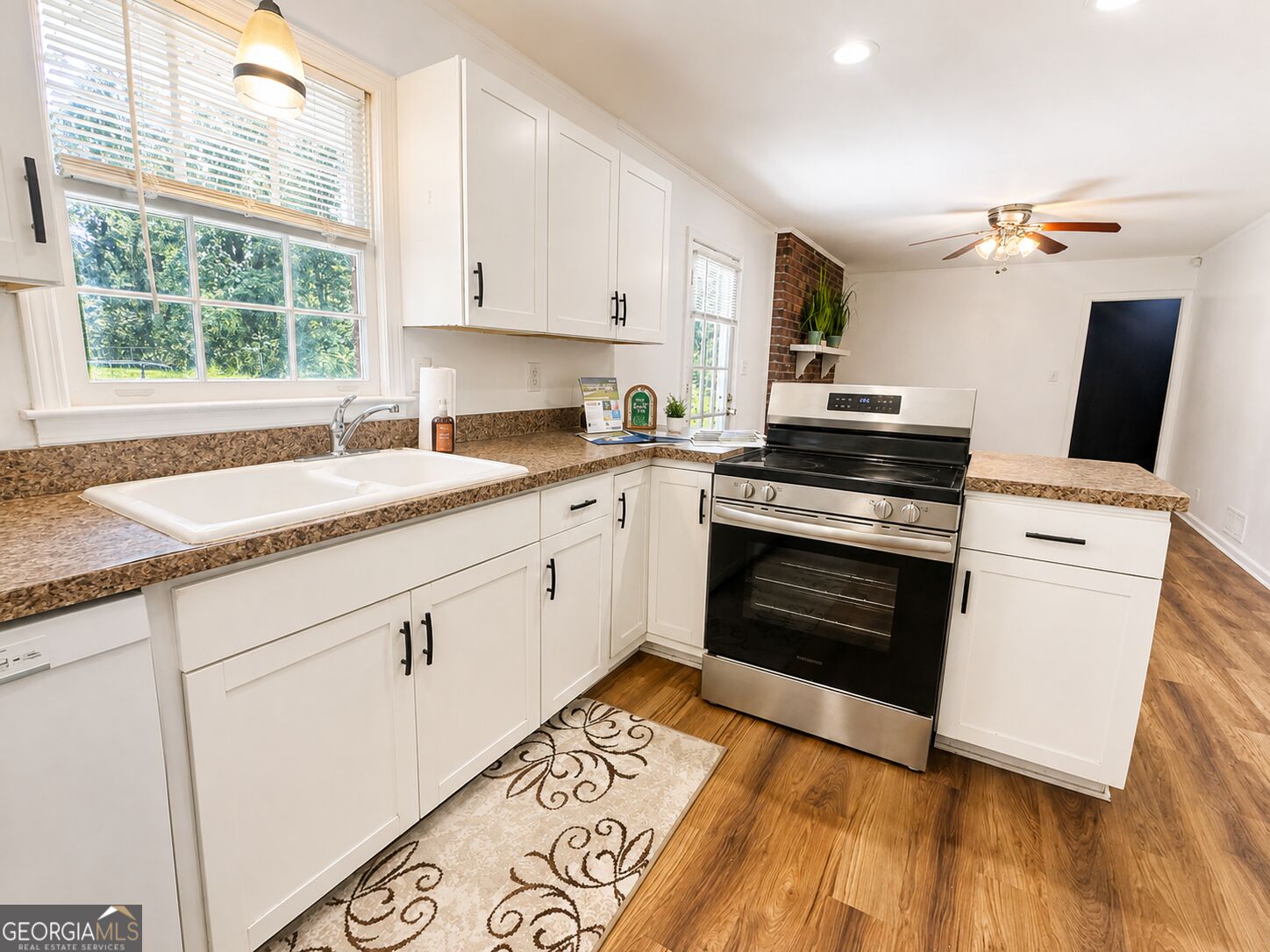 886 Oakhill Court Property Photo 8