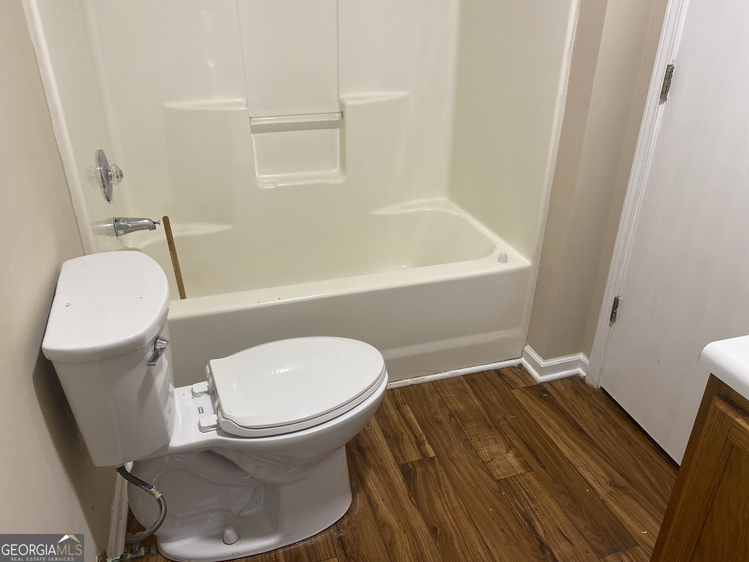 209 E Wilson Street # 19 Property Photo 5