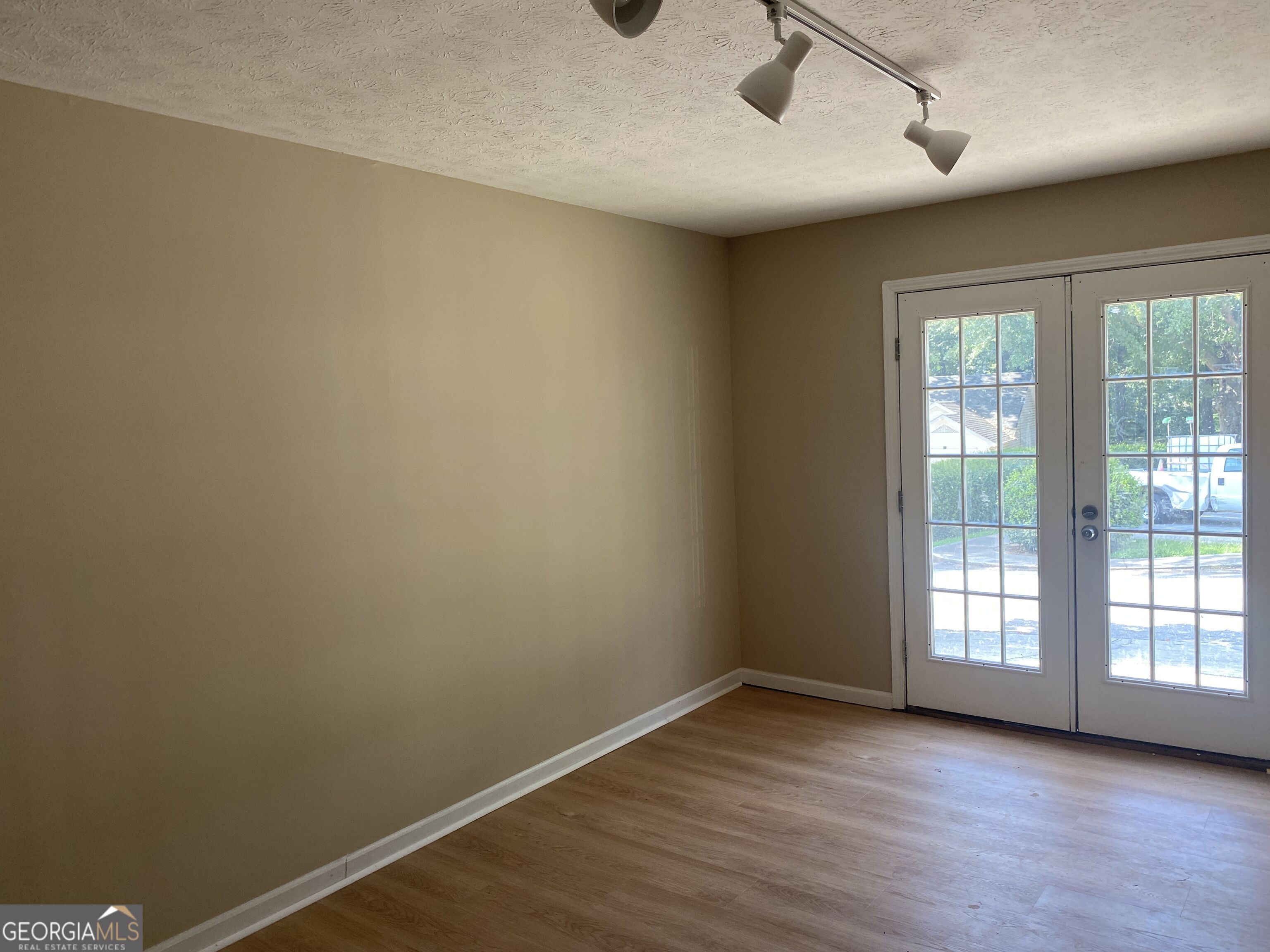209 E Wilson Street # 19 Property Photo 9