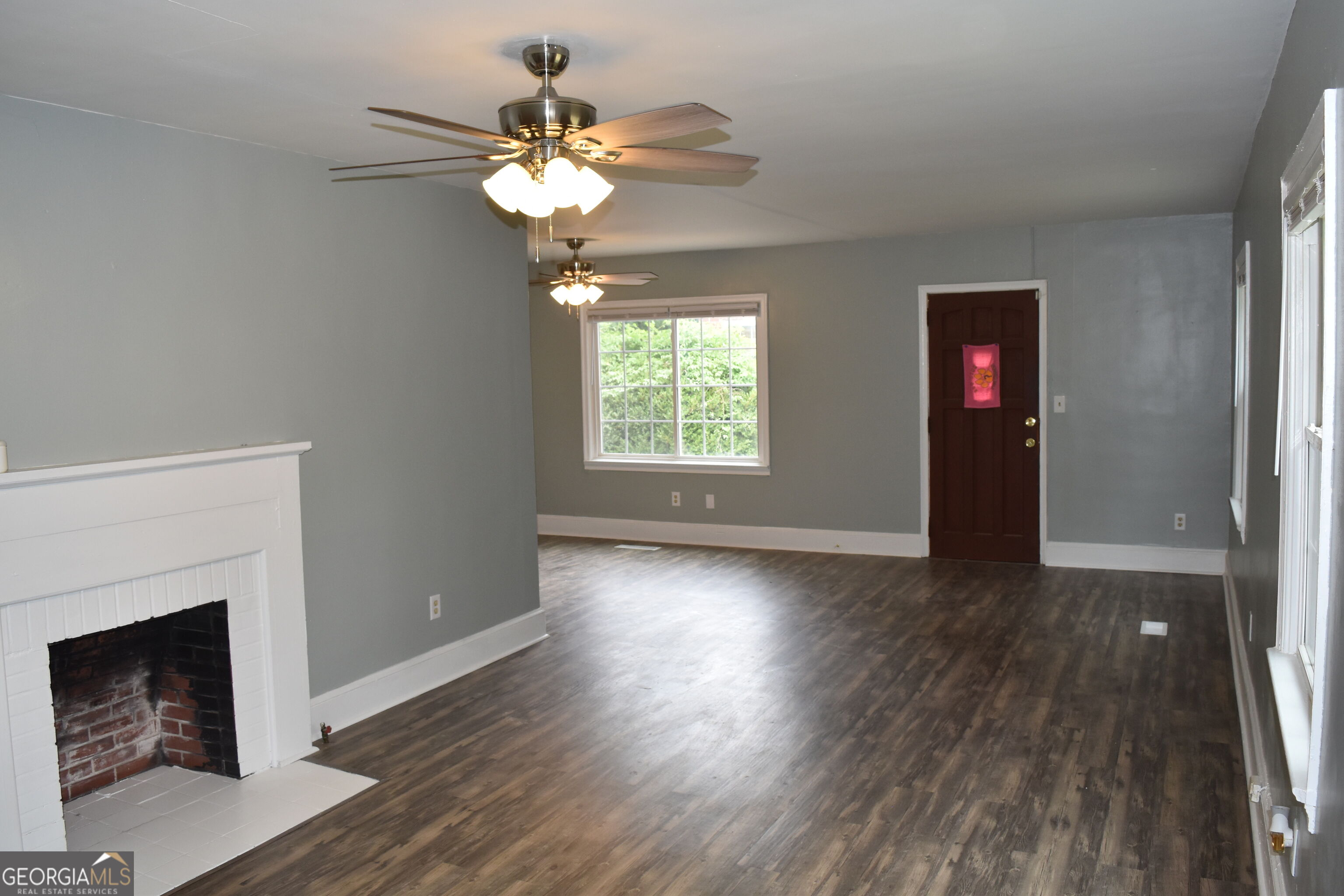 224 Oak Property Photo 3