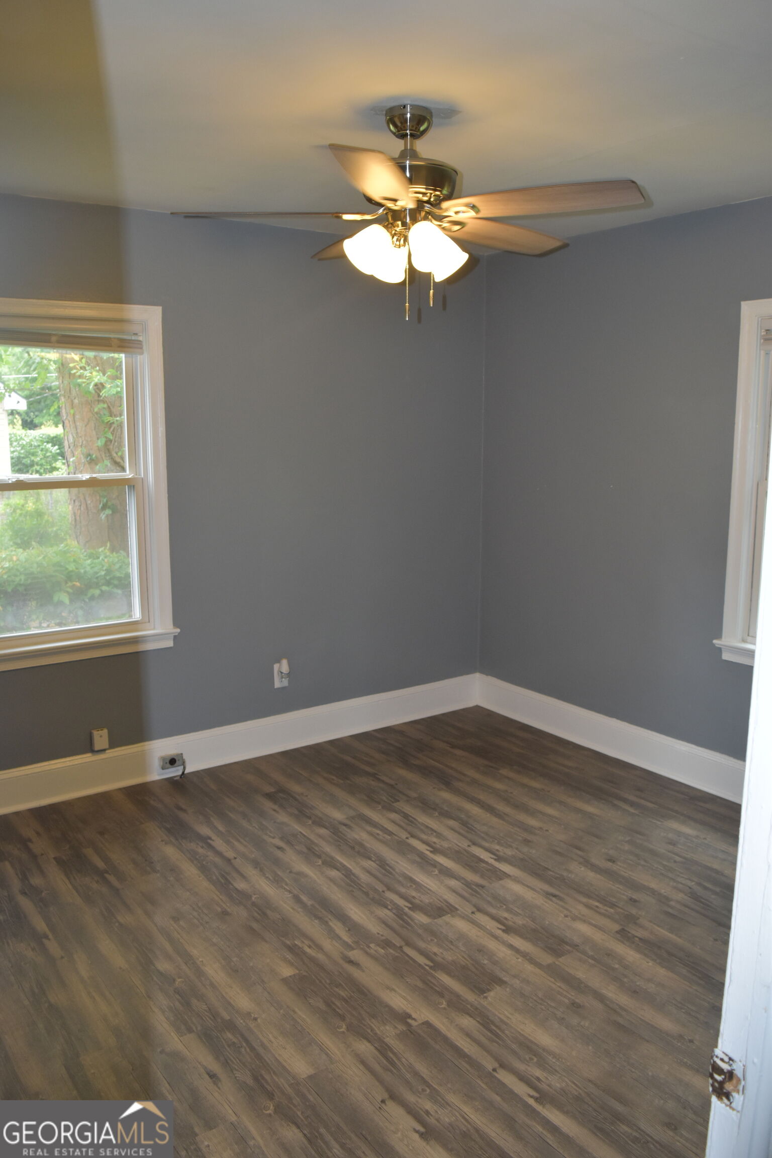 224 Oak Property Photo 5