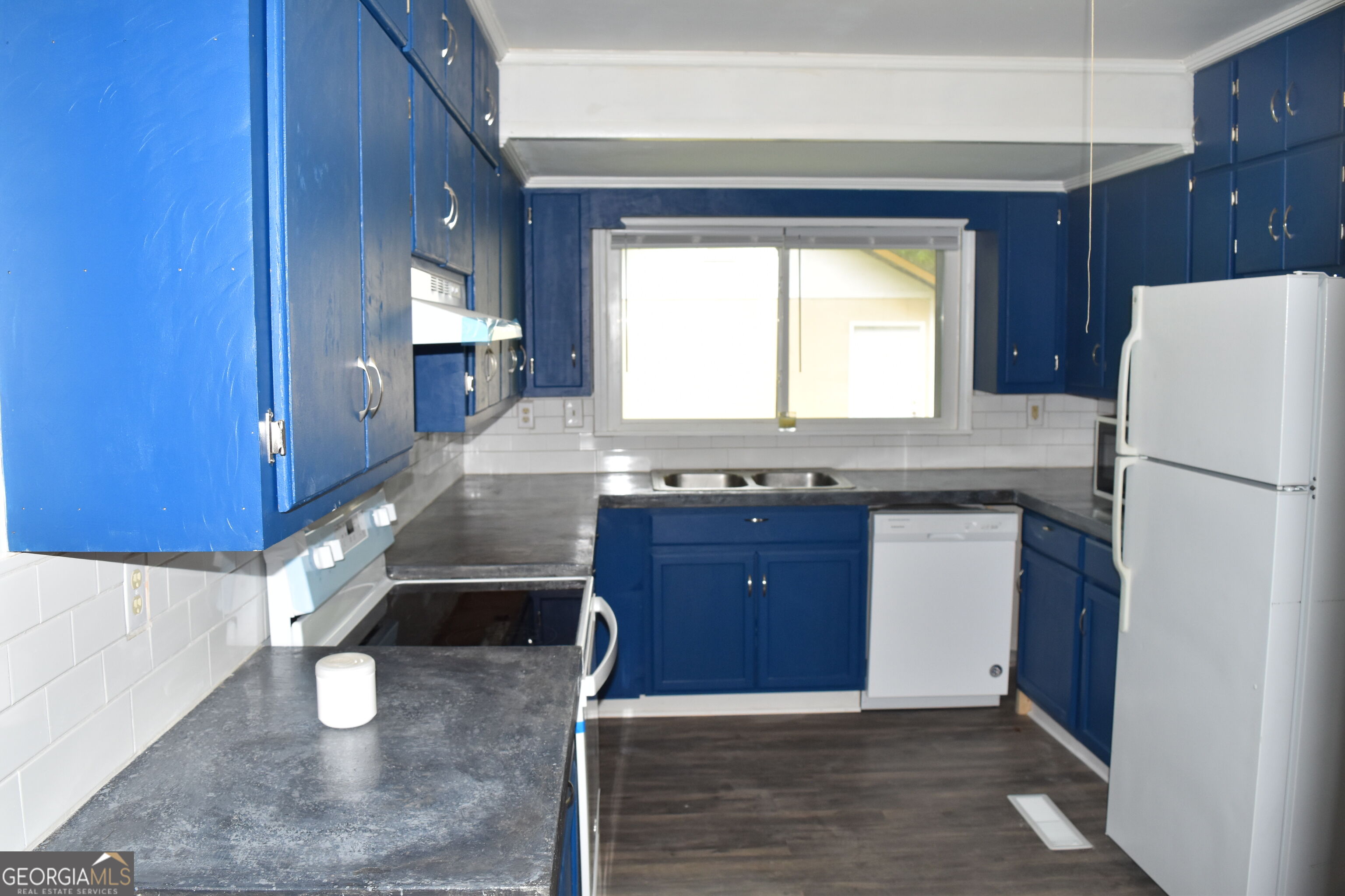 224 Oak Property Photo 8