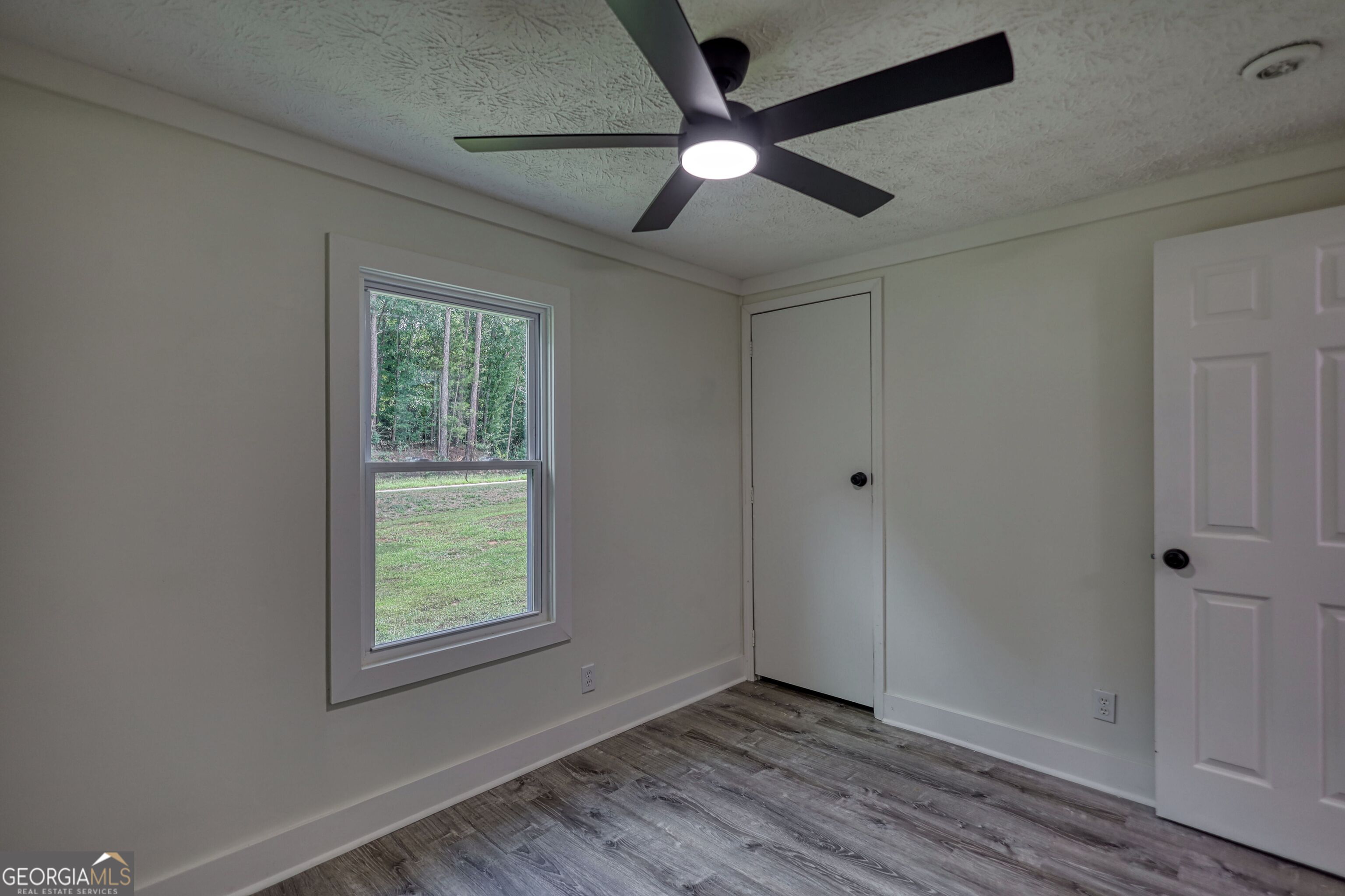 24 Davis Street Property Photo 6