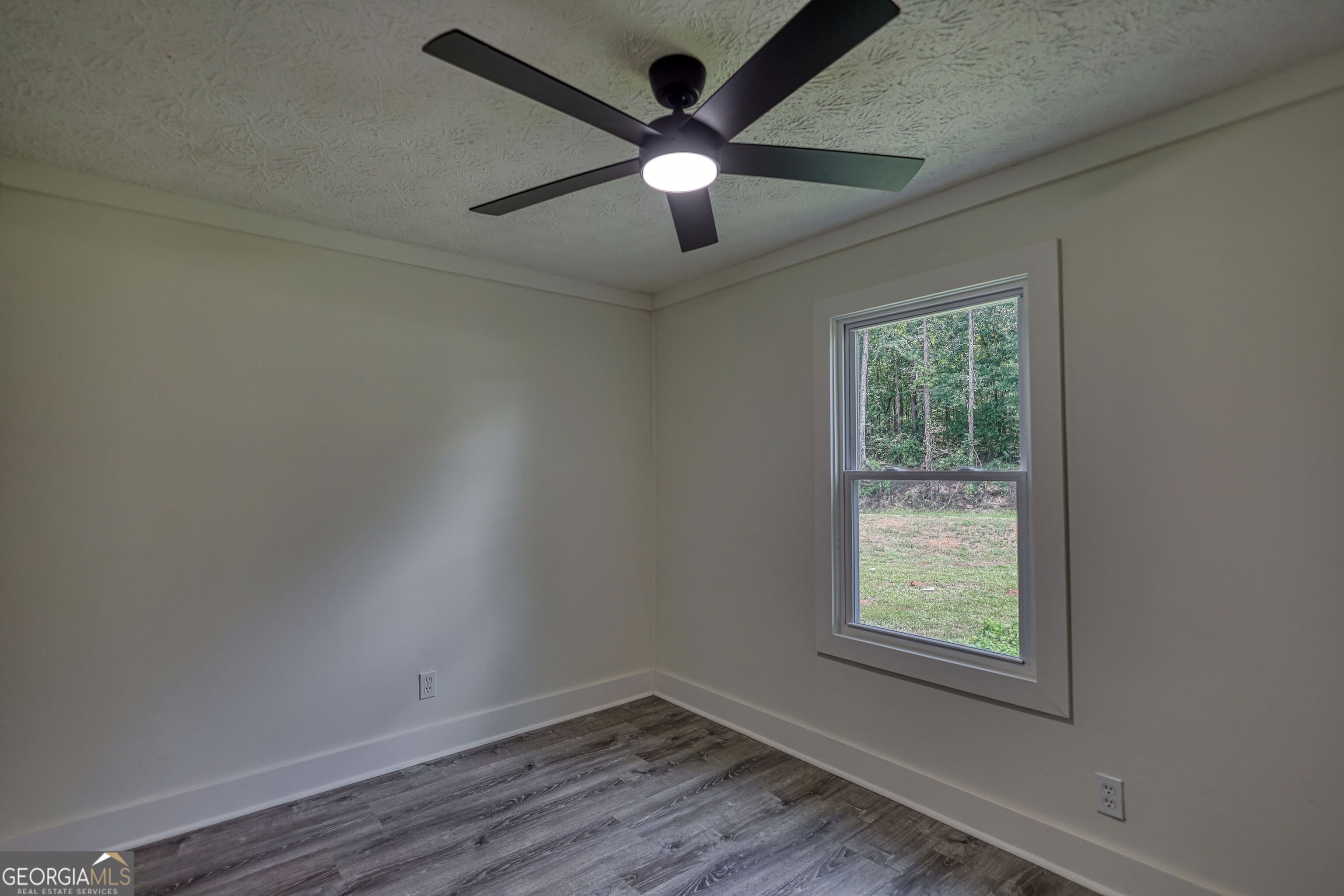 24 Davis Street Property Photo 7