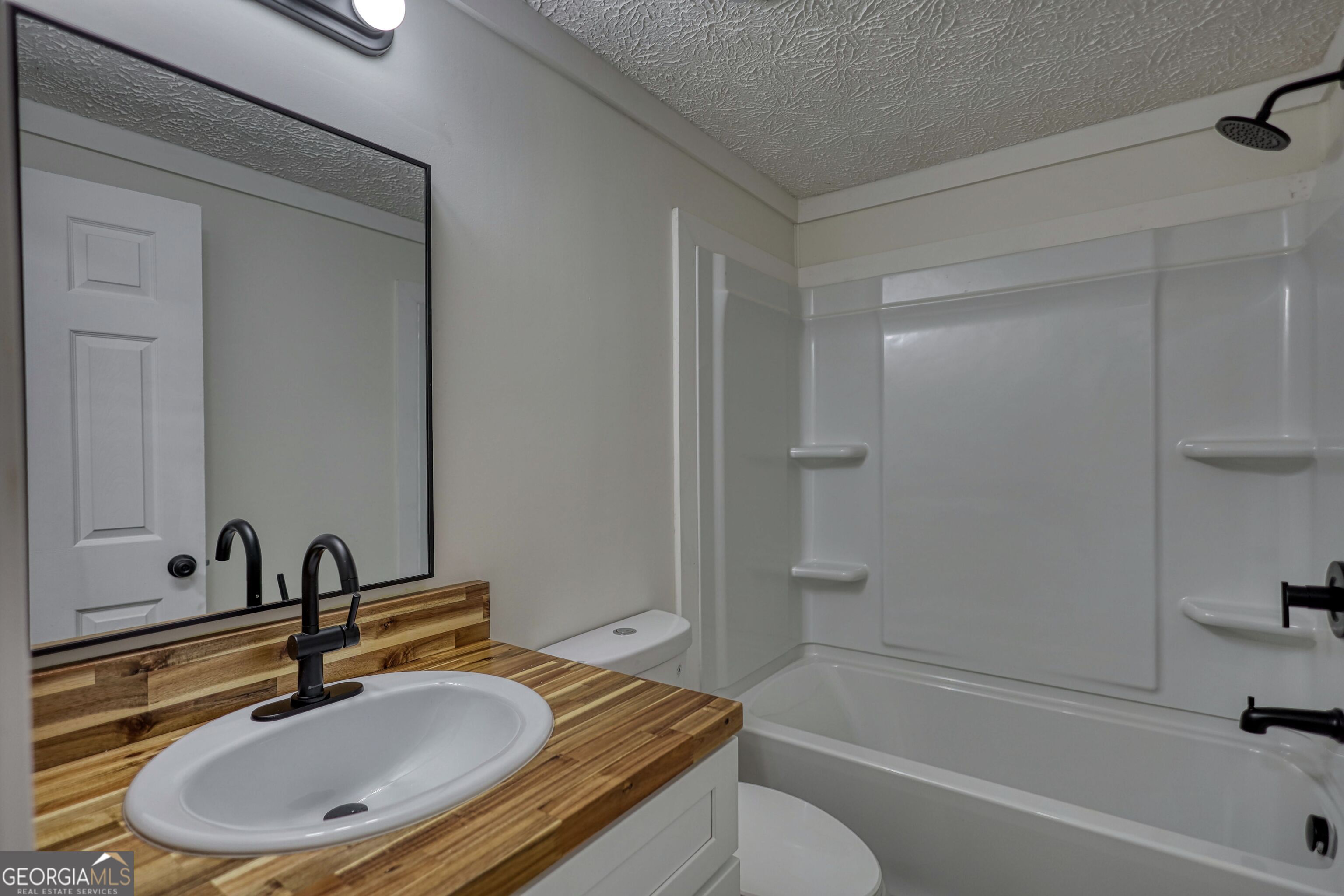 24 Davis Street Property Photo 8