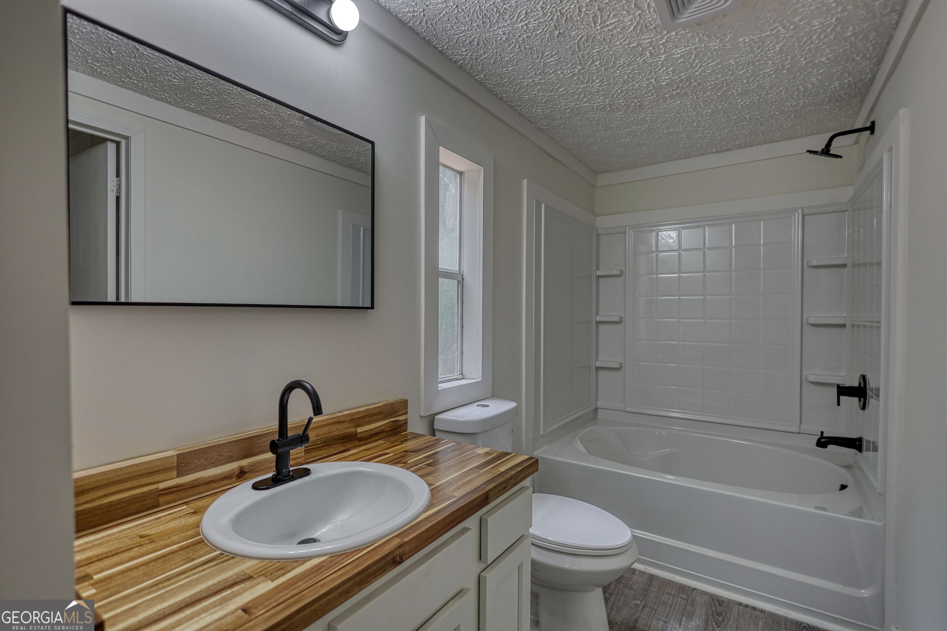 24 Davis Street Property Photo 12