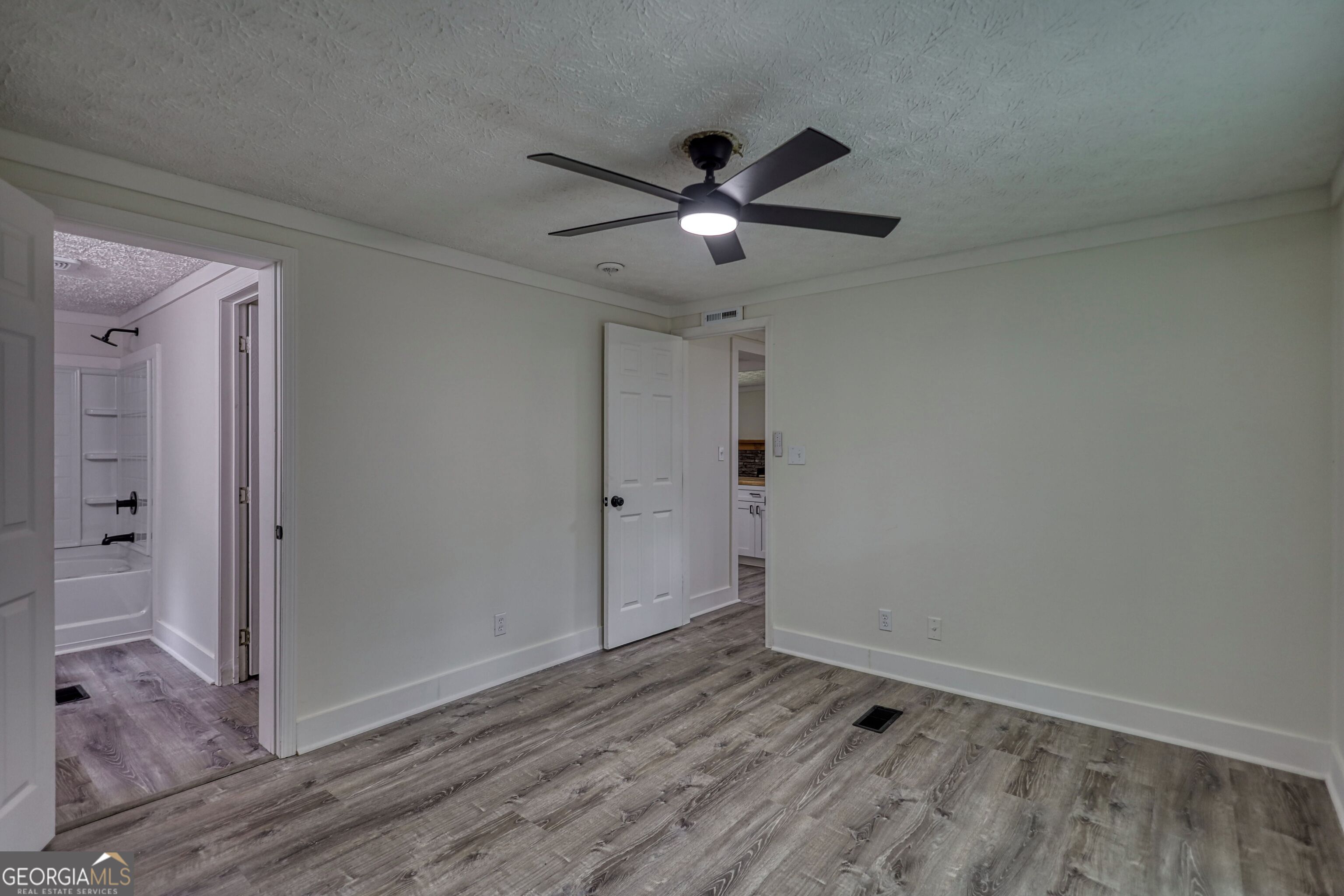 24 Davis Street Property Photo 13