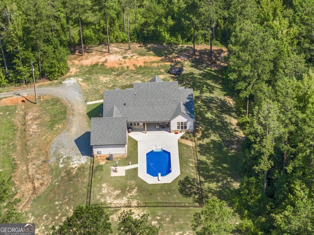 665 Edge Road Property Photo 7