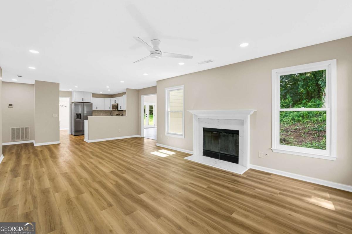 4335 Abbotts Pointe Court Property Photo 6