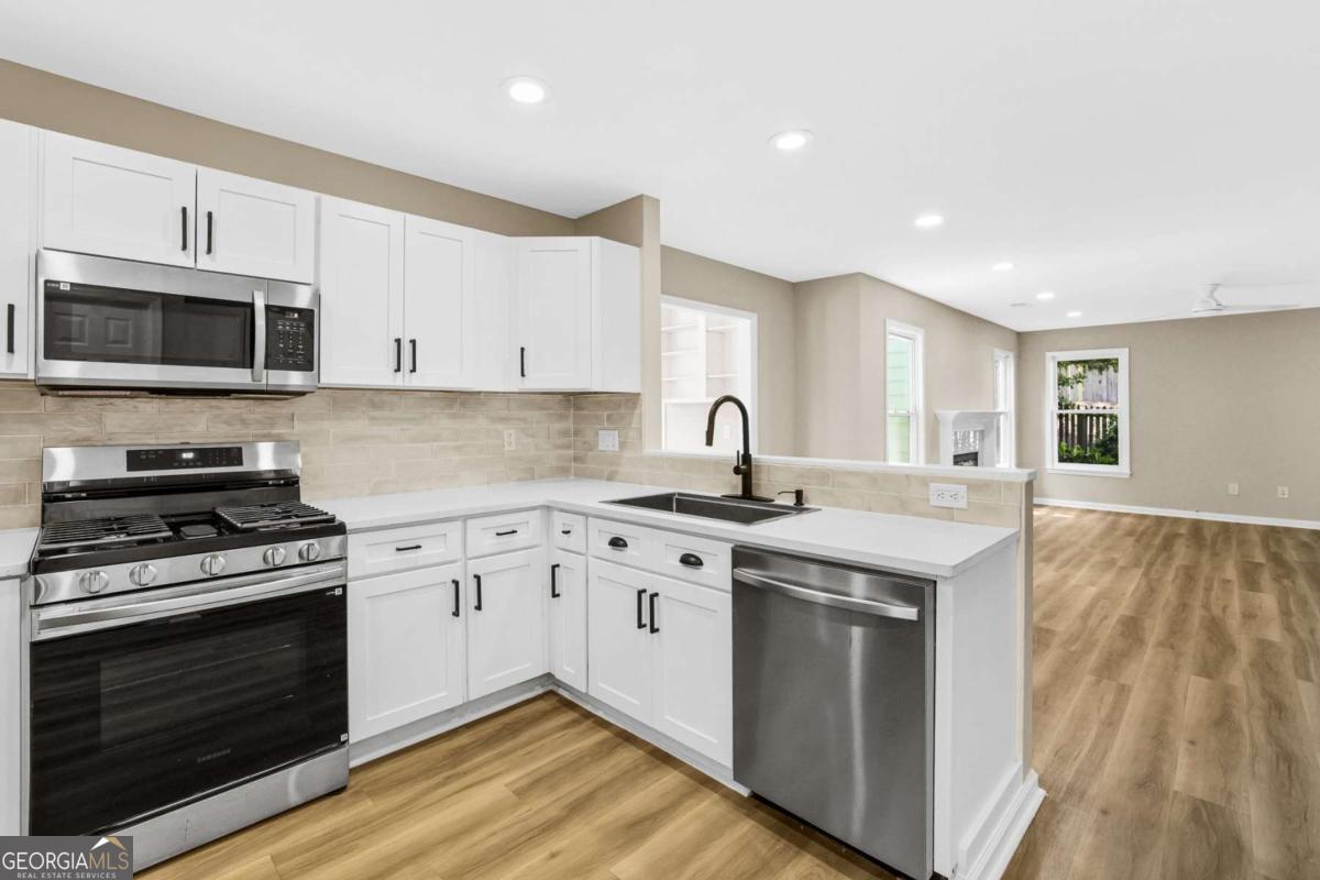 4335 Abbotts Pointe Court Property Photo 8