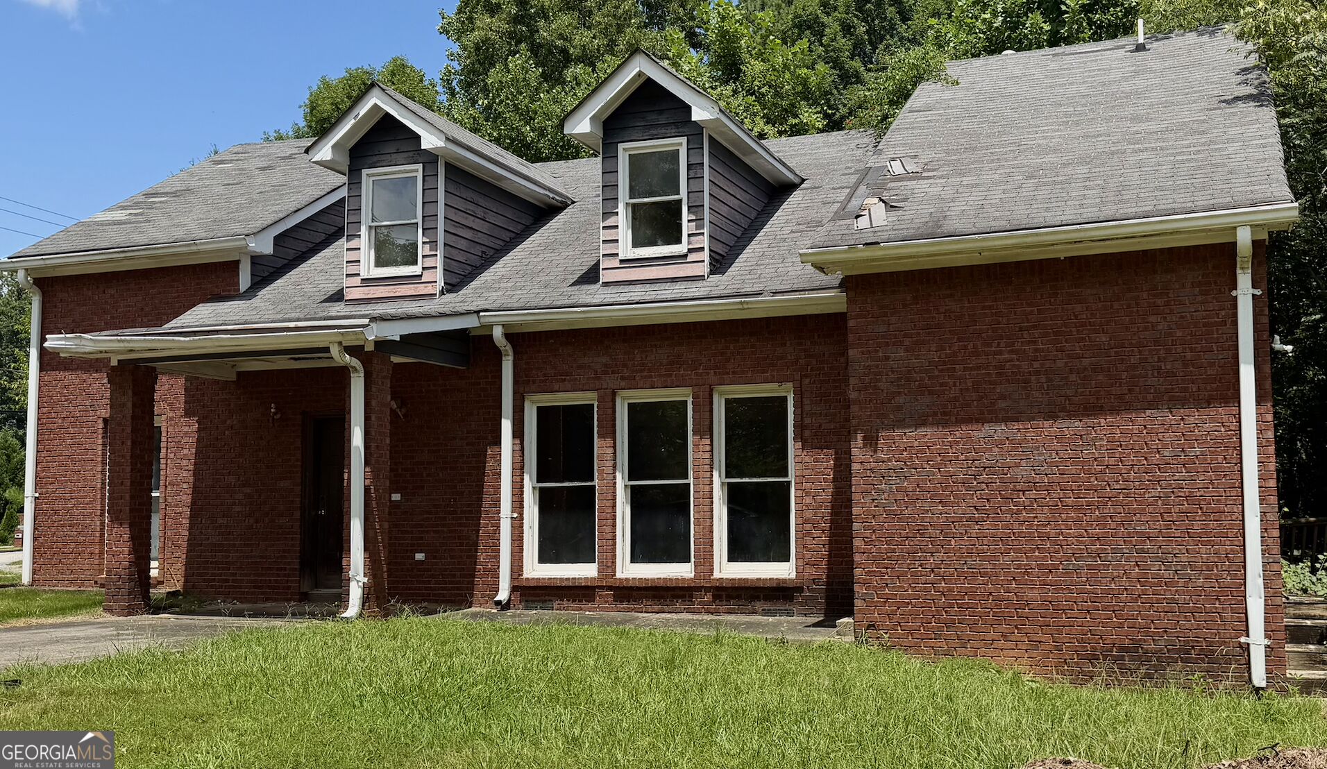 5855 Oakdale Road Se Property Photo 1