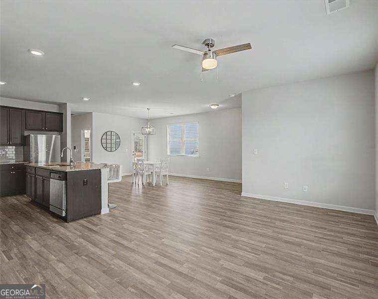 1609 Meadow Crossing Property Photo 5