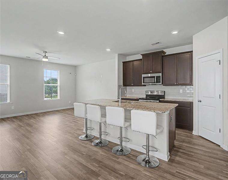 1609 Meadow Crossing Property Photo 8