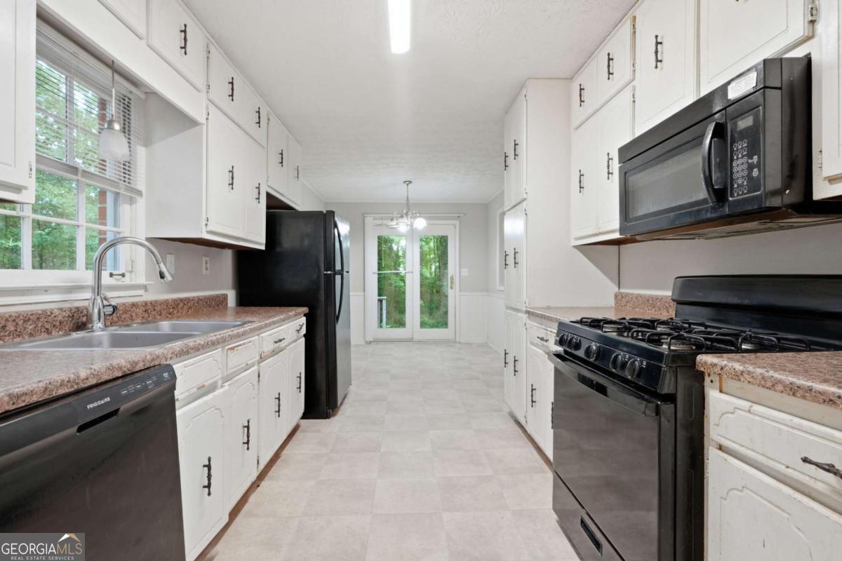 328 Fayette Villa Court Property Photo 13