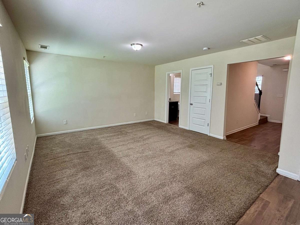 629 Carlton Pointe Drive Property Photo 3