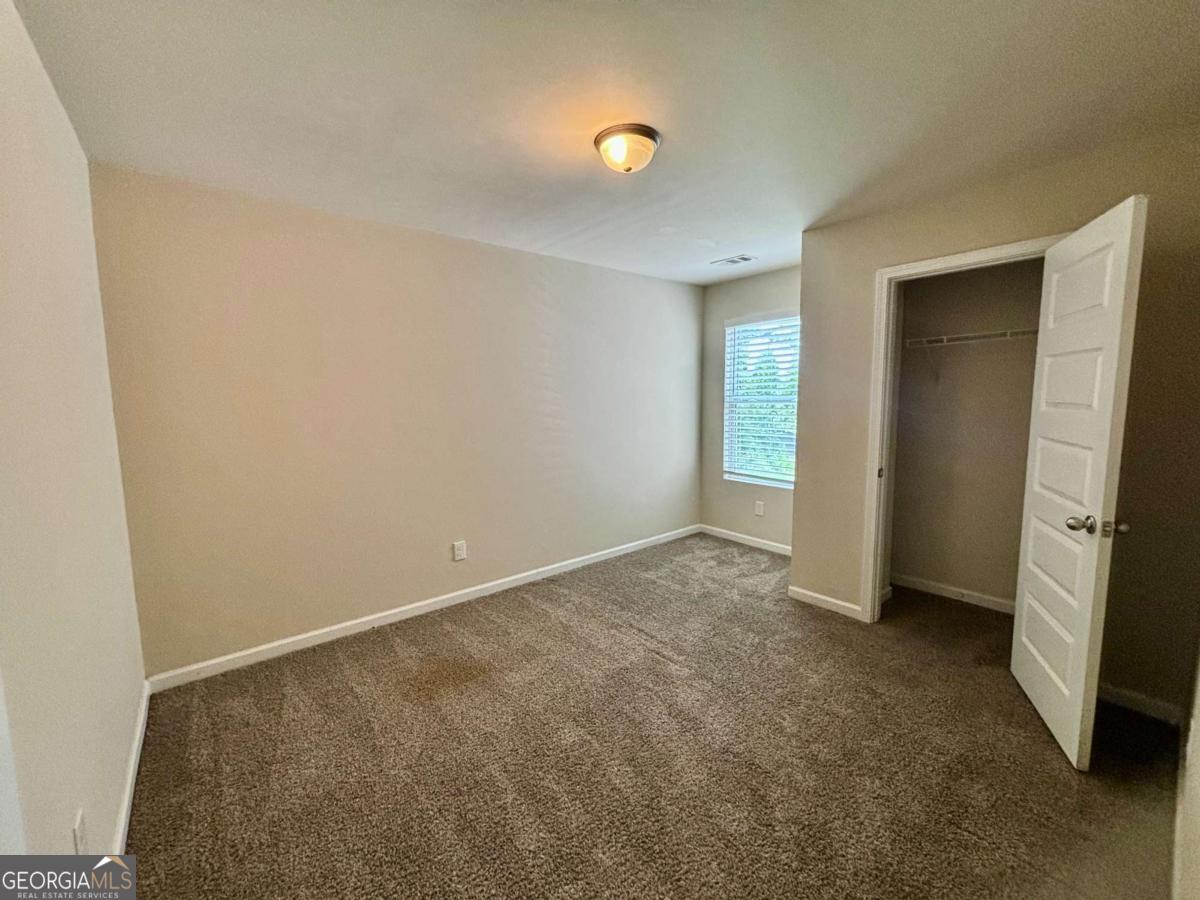 629 Carlton Pointe Drive Property Photo 8