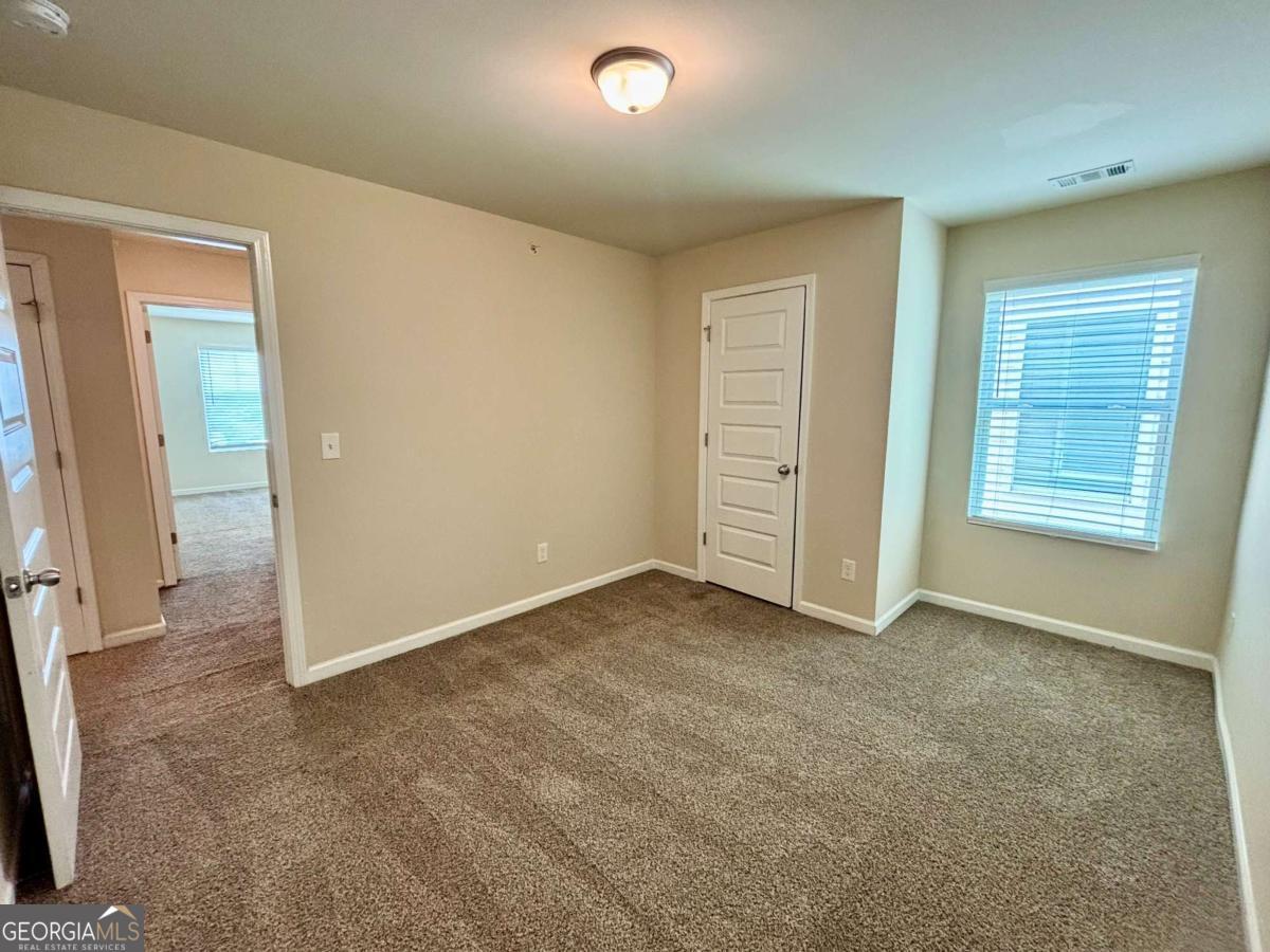 629 Carlton Pointe Drive Property Photo 12