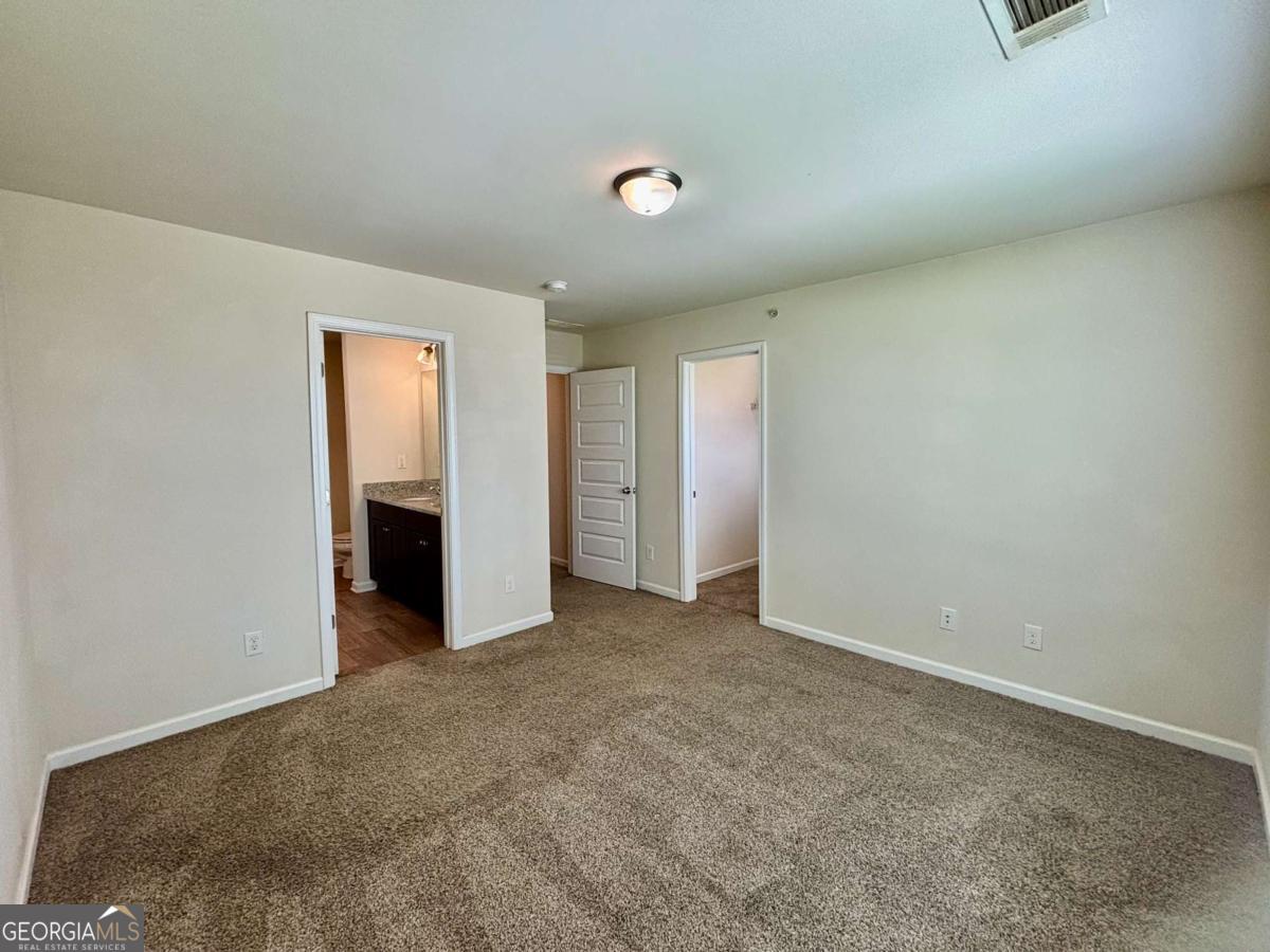 629 Carlton Pointe Drive Property Photo 14