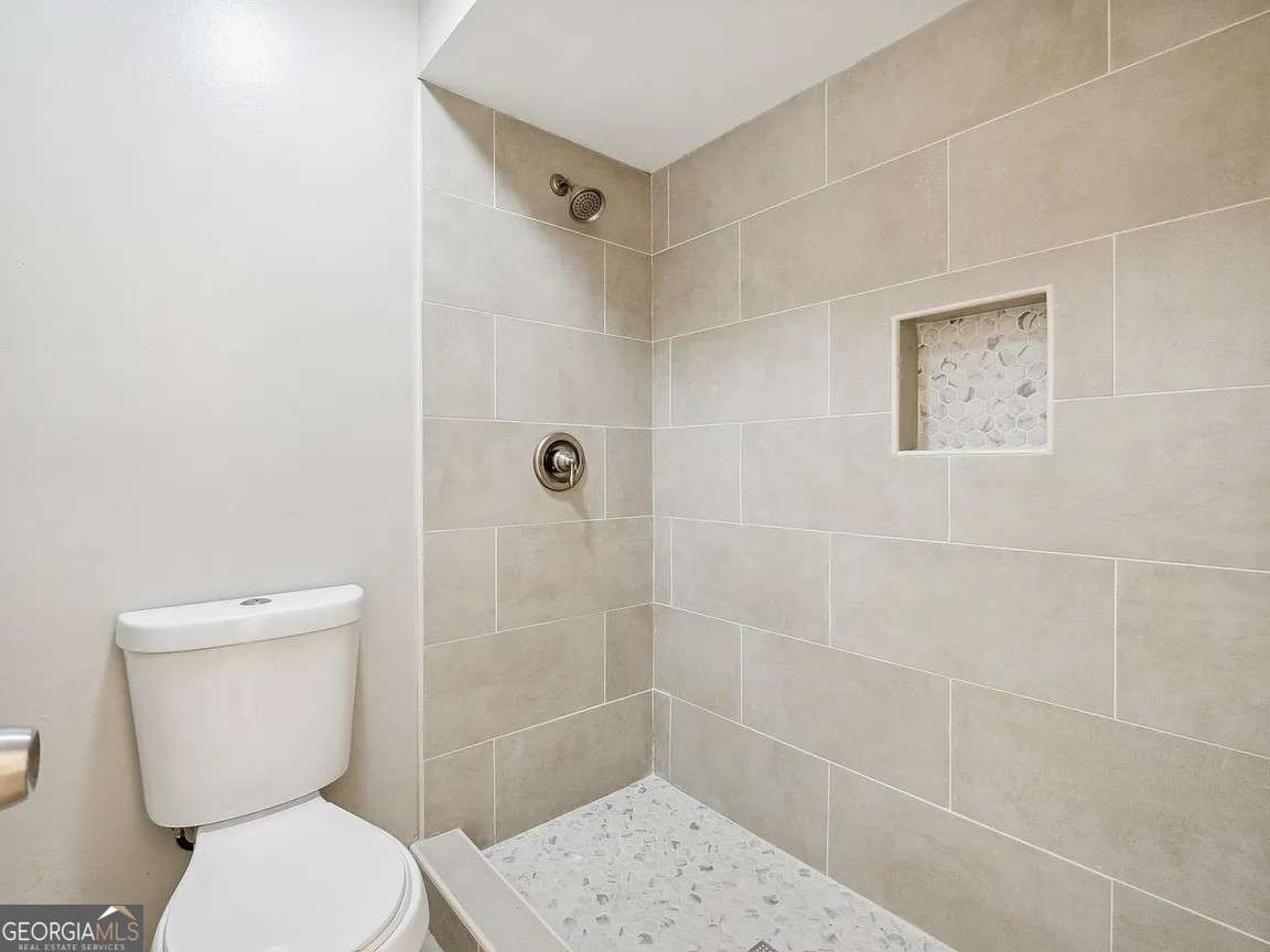 2920 Parc Lorraine Property Photo 9