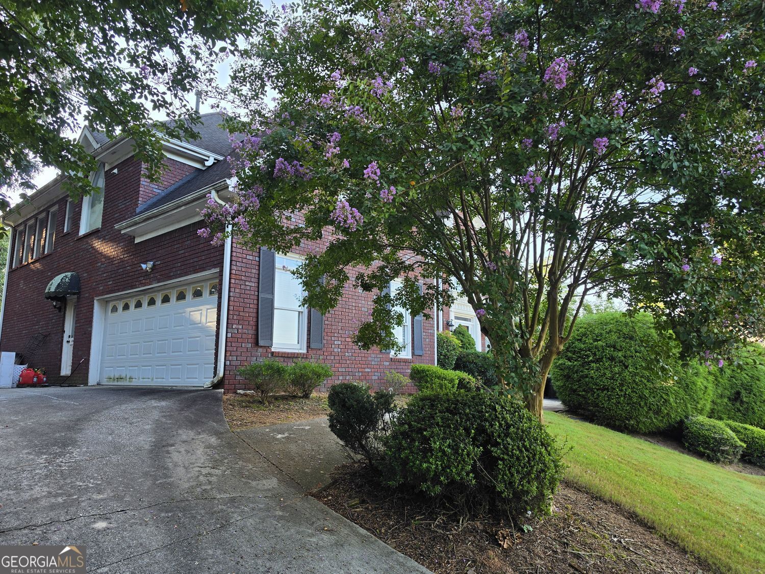 2810 Shoemaker Lane Property Photo 6