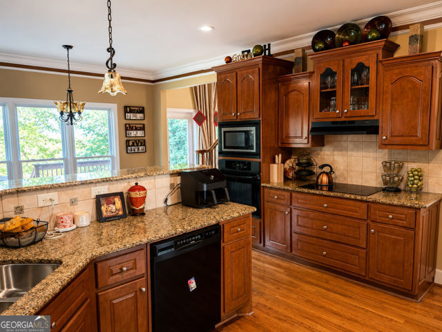 144 Chapel Ridge Drive Property Photo 17