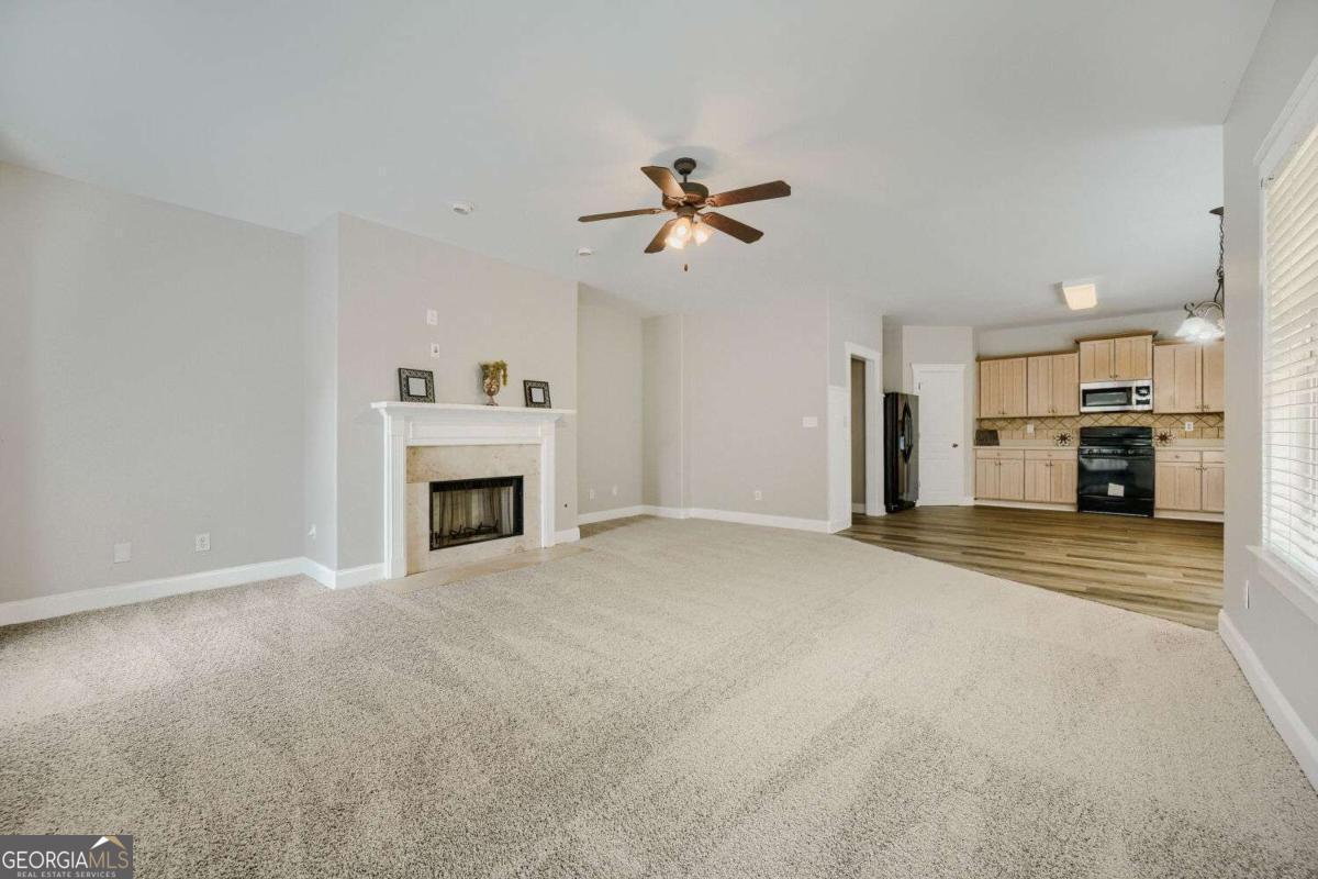 421 Bedford Crossing Property Photo 7