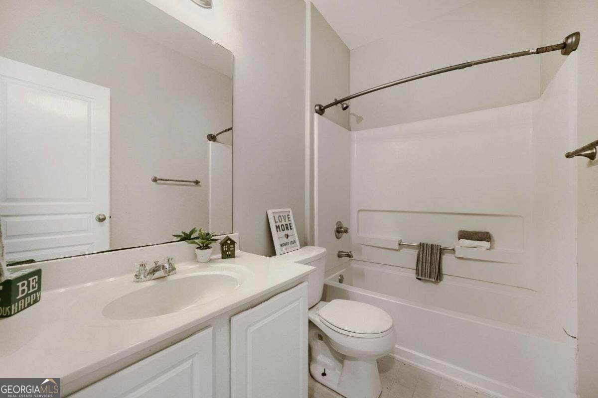 421 Bedford Crossing Property Photo 10