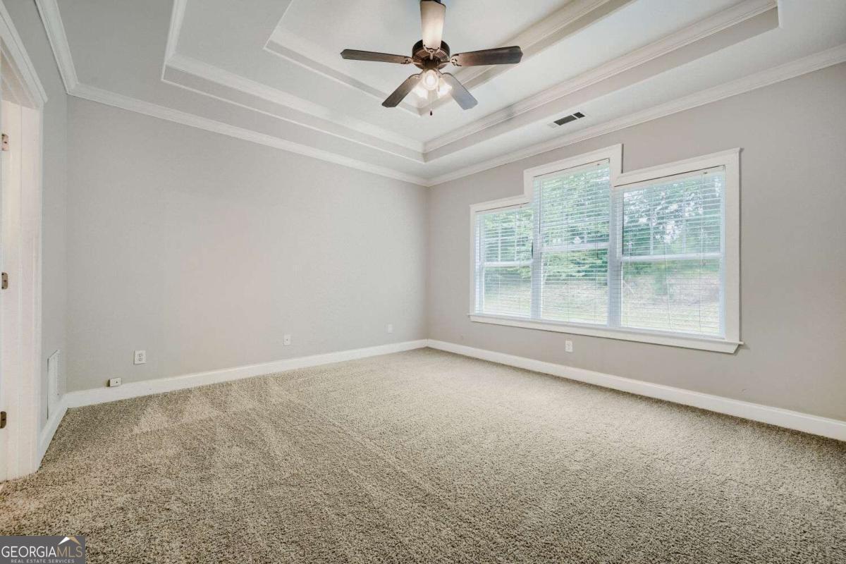 421 Bedford Crossing Property Photo 11