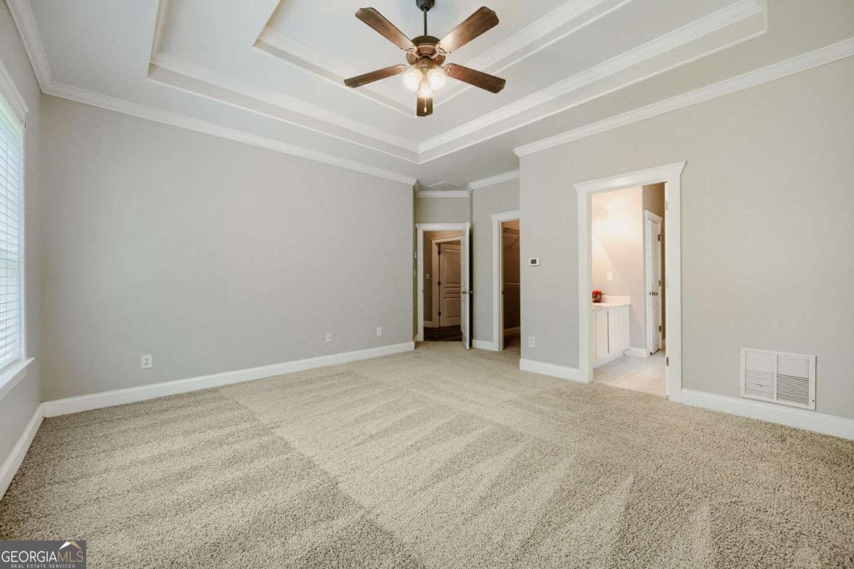 421 Bedford Crossing Property Photo 13