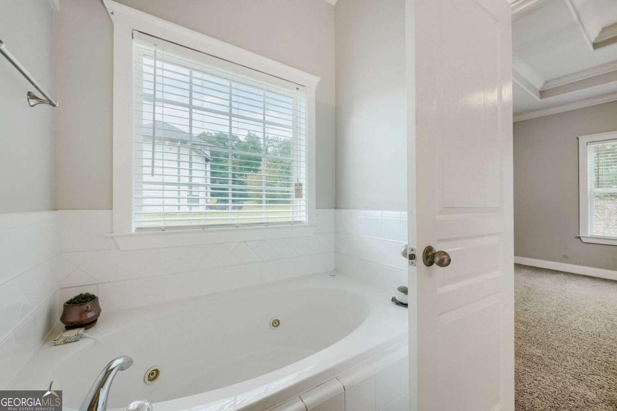 421 Bedford Crossing Property Photo 15